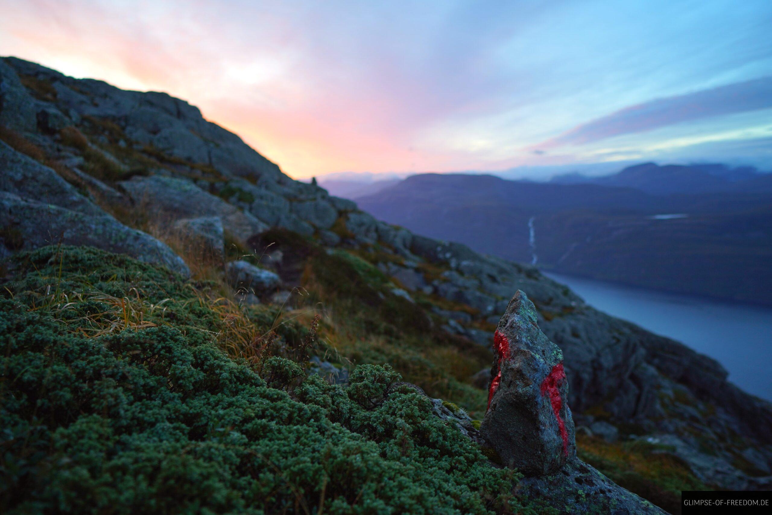 Hornelen Wanderung bei Sonnenaufgang scaled Hornelen Wanderung bei Sonnenaufgang