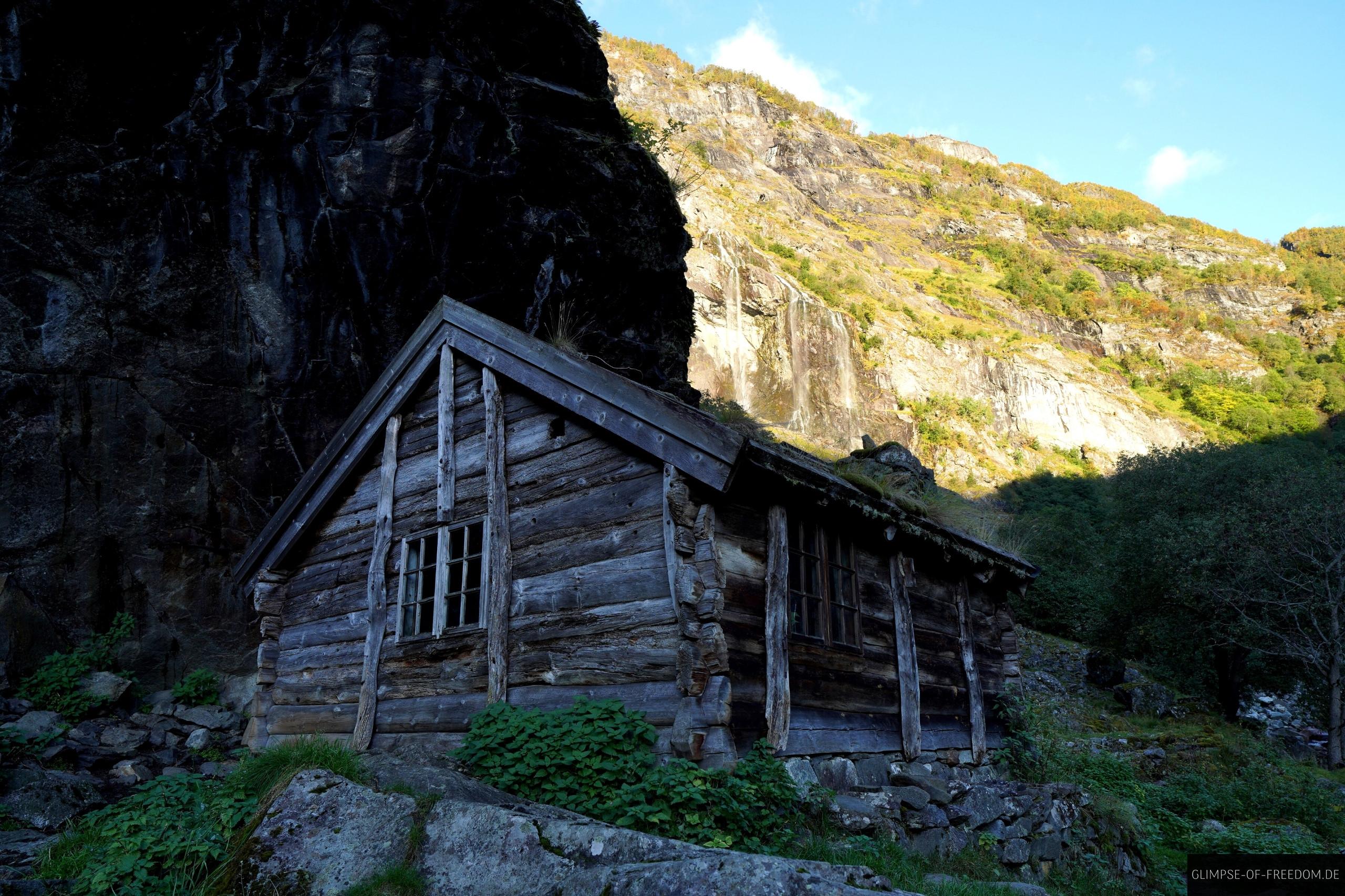 Huette inmitten der Aurlandsdalen La Hütte inmitten der Aurlandsdalen Landschaft