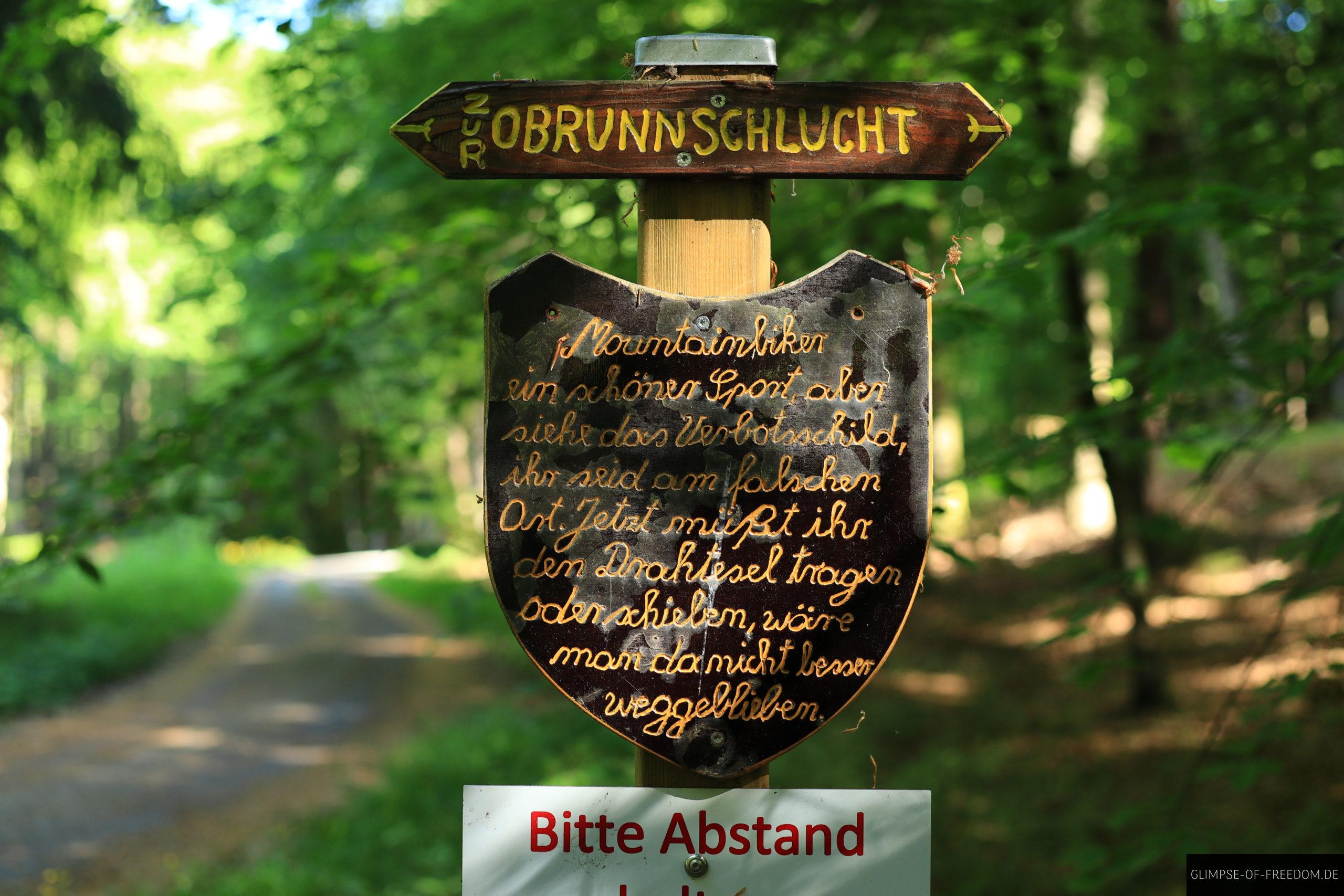 Interessantes Schild fuer Mountainbiker scaled Interessantes Schild fuer Mountainbiker