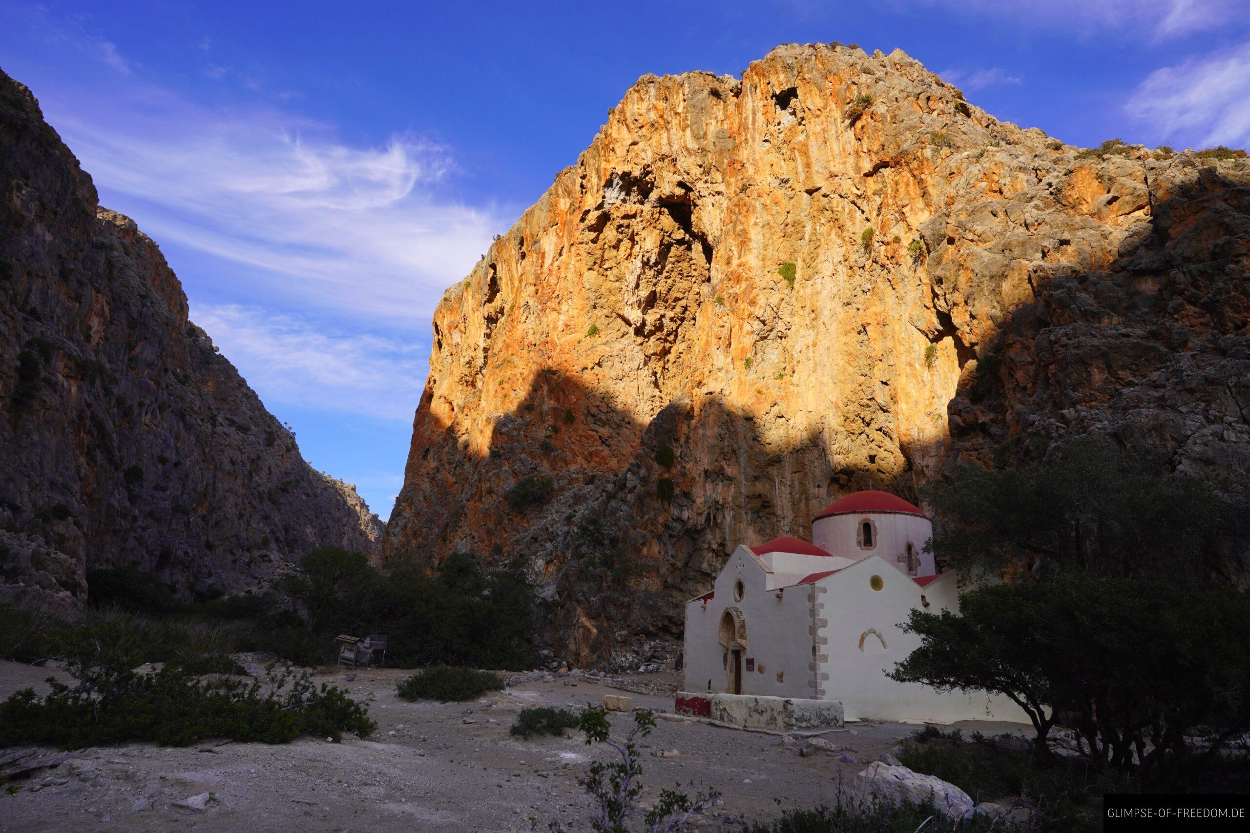 Kirche des Heiligen Antonius in der Agiofarago Schlucht scaled Kirche des Heiligen Antonius in der Agiofarago Schlucht