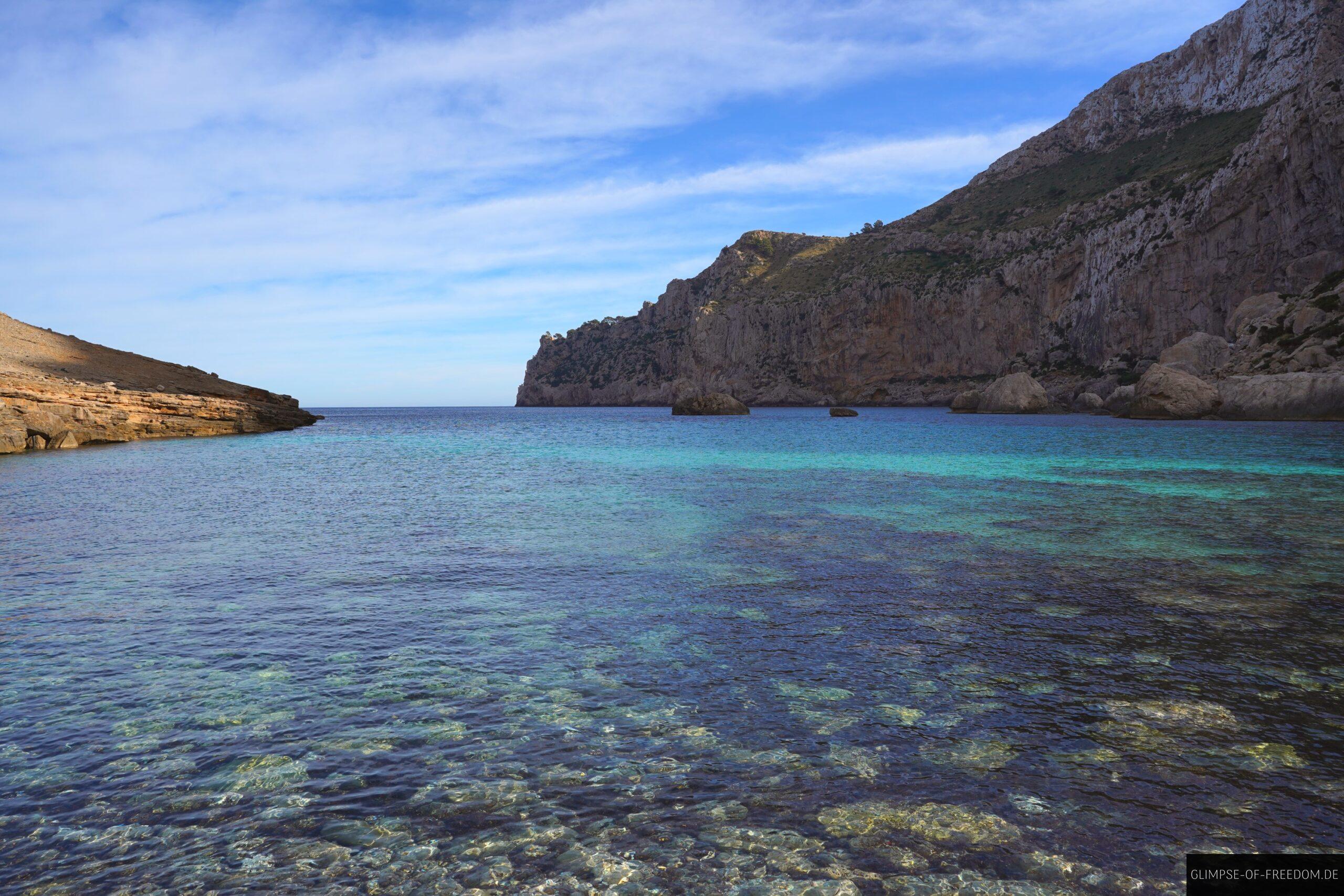 Klares Wasser an der Cala Figuera scaled Klares Wasser an der Cala Figuera