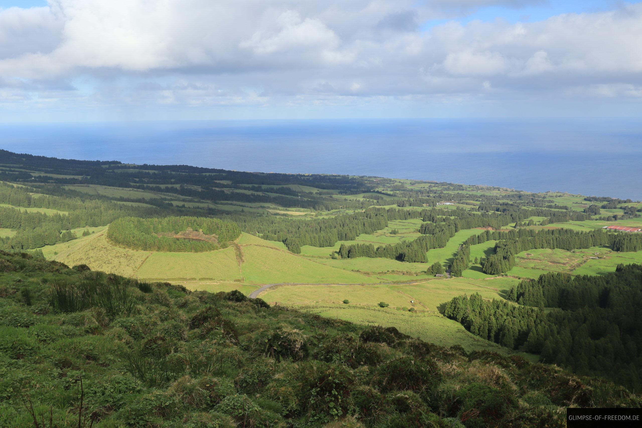 Klassische Azoren Landschaft mit Meer scaled Klassische Azoren Landschaft mit Meer