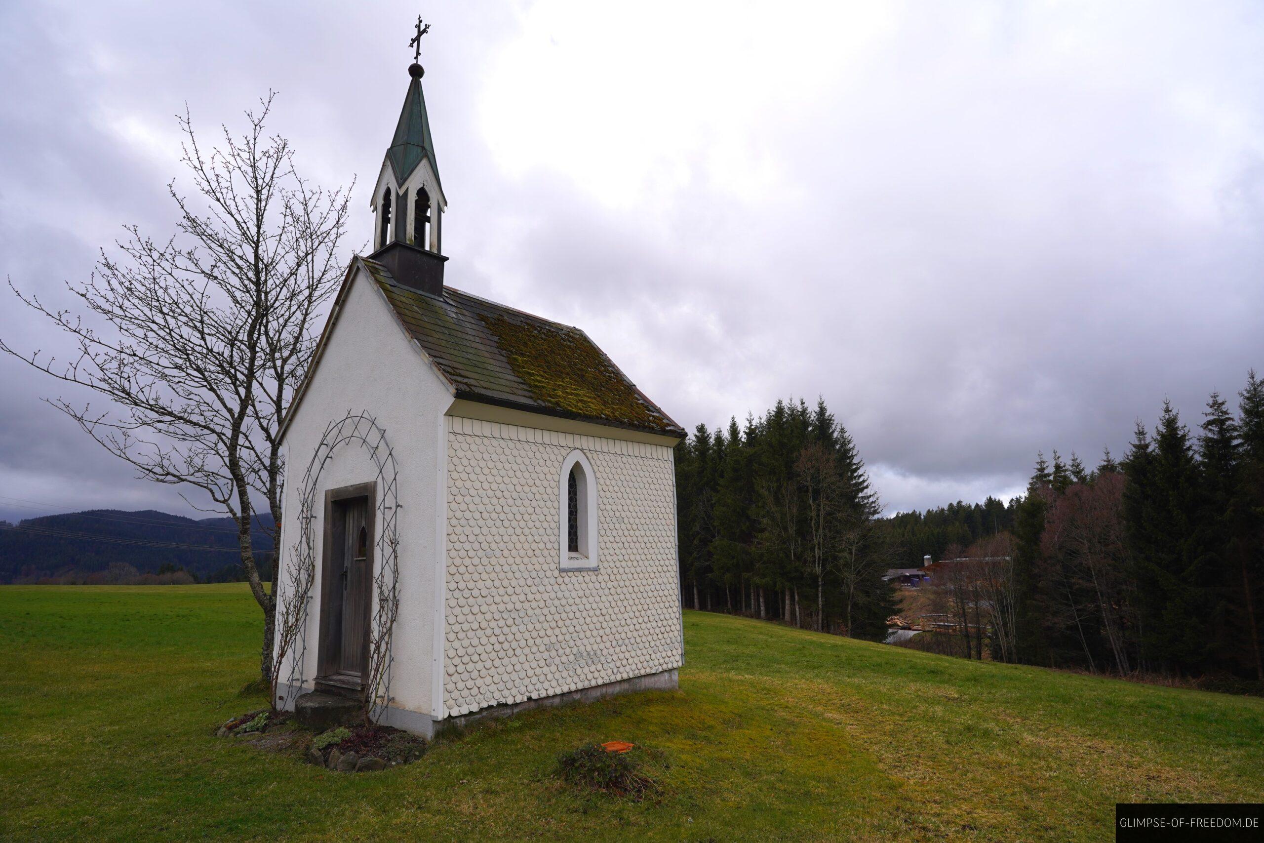 Kleine Kapelle an der Bundesstrasse scaled Kleine Kapelle an der Bundesstraße
