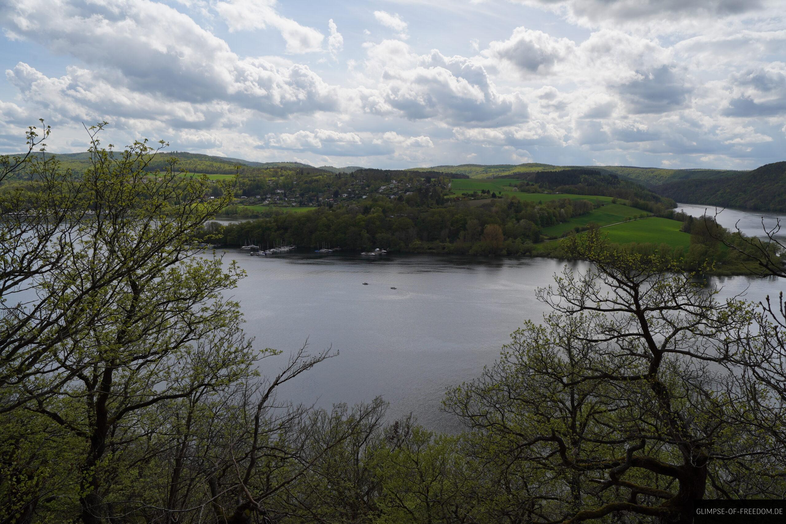Knorreichenstieg Edersee Blick scaled Knorreichenstieg Edersee Blick