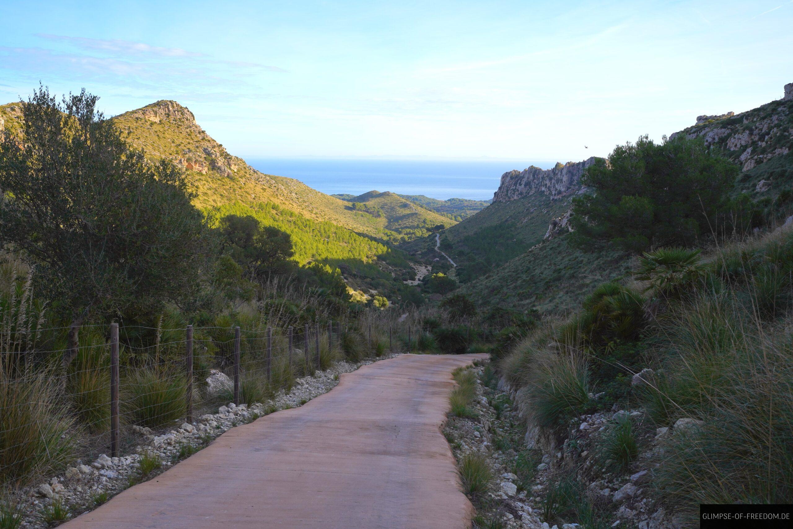 Komfortabler Wanderweg scaled Komfortabler Wanderweg