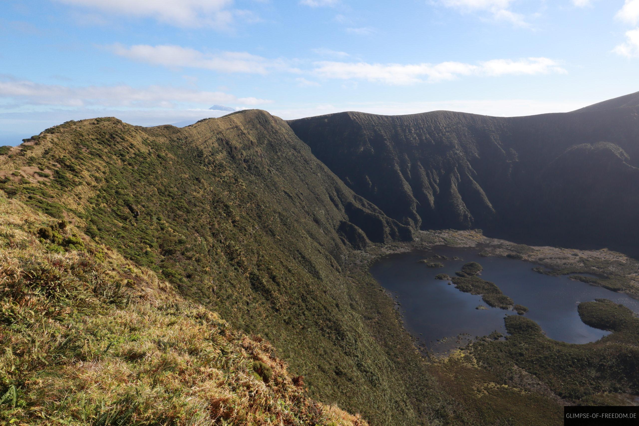 Kraterwand an der Caldeira auf Faial scaled Kraterwand am Caldeira auf Faial