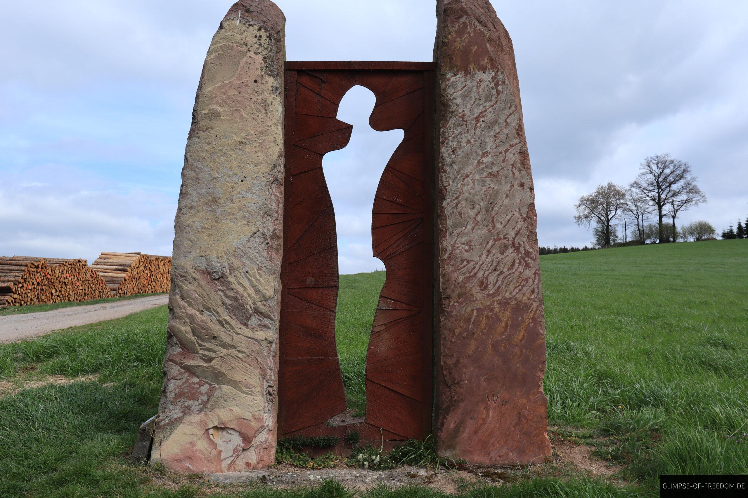 Kunstwerke und Skulpturen auf dem Panoramaweg Tromm scaled Kunstwerke und Skulpturen auf dem Panoramaweg-Tromm