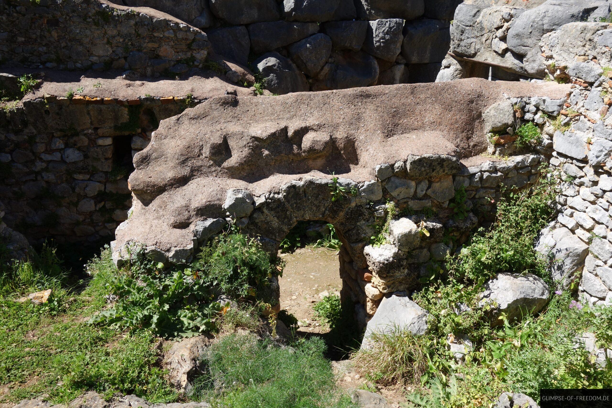 La Rocca Ruinen scaled La Rocca Ruinen