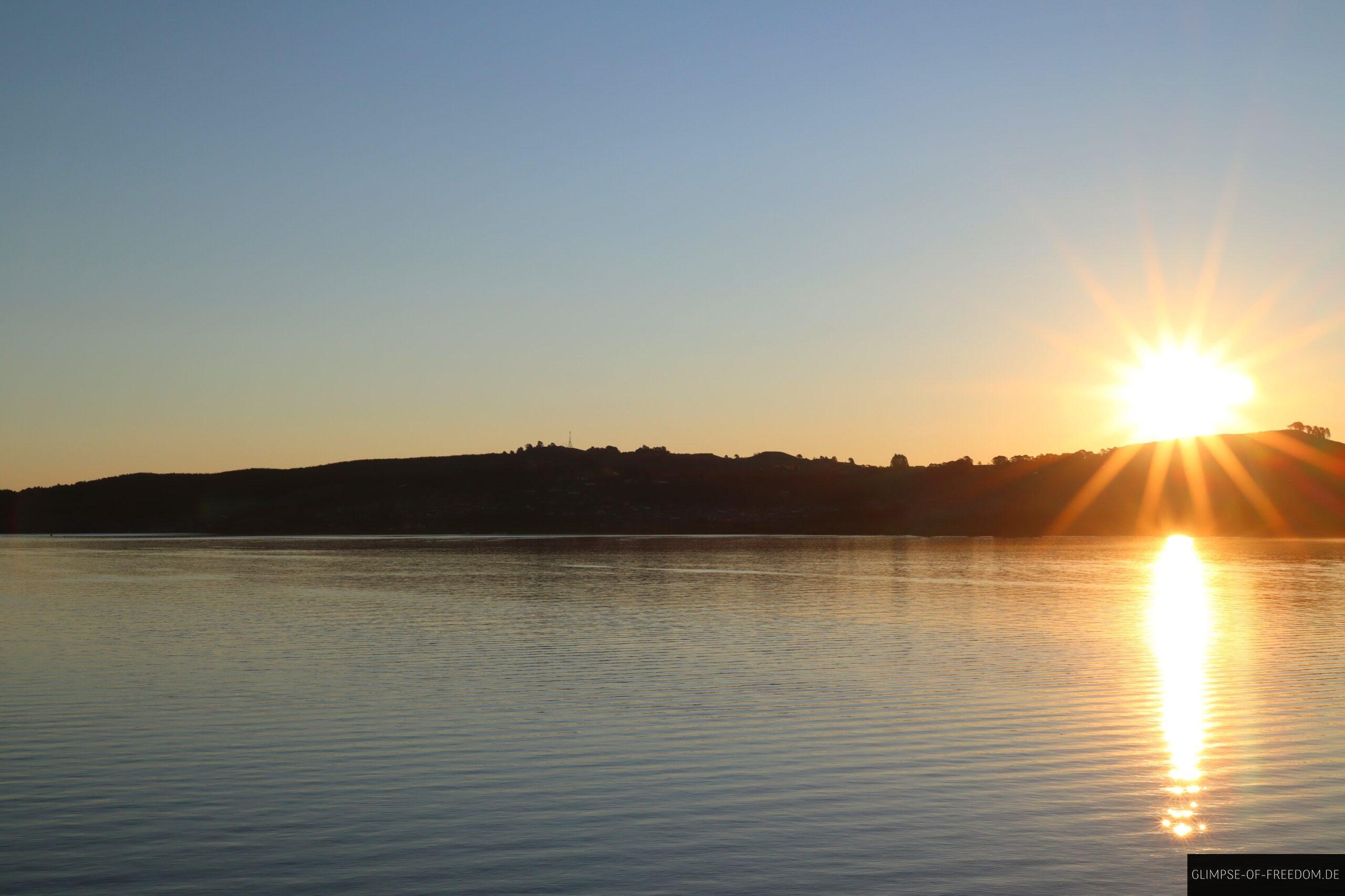 Lake Taupo Sonnenuntergang scaled Lake Taupo Sonnenuntergang