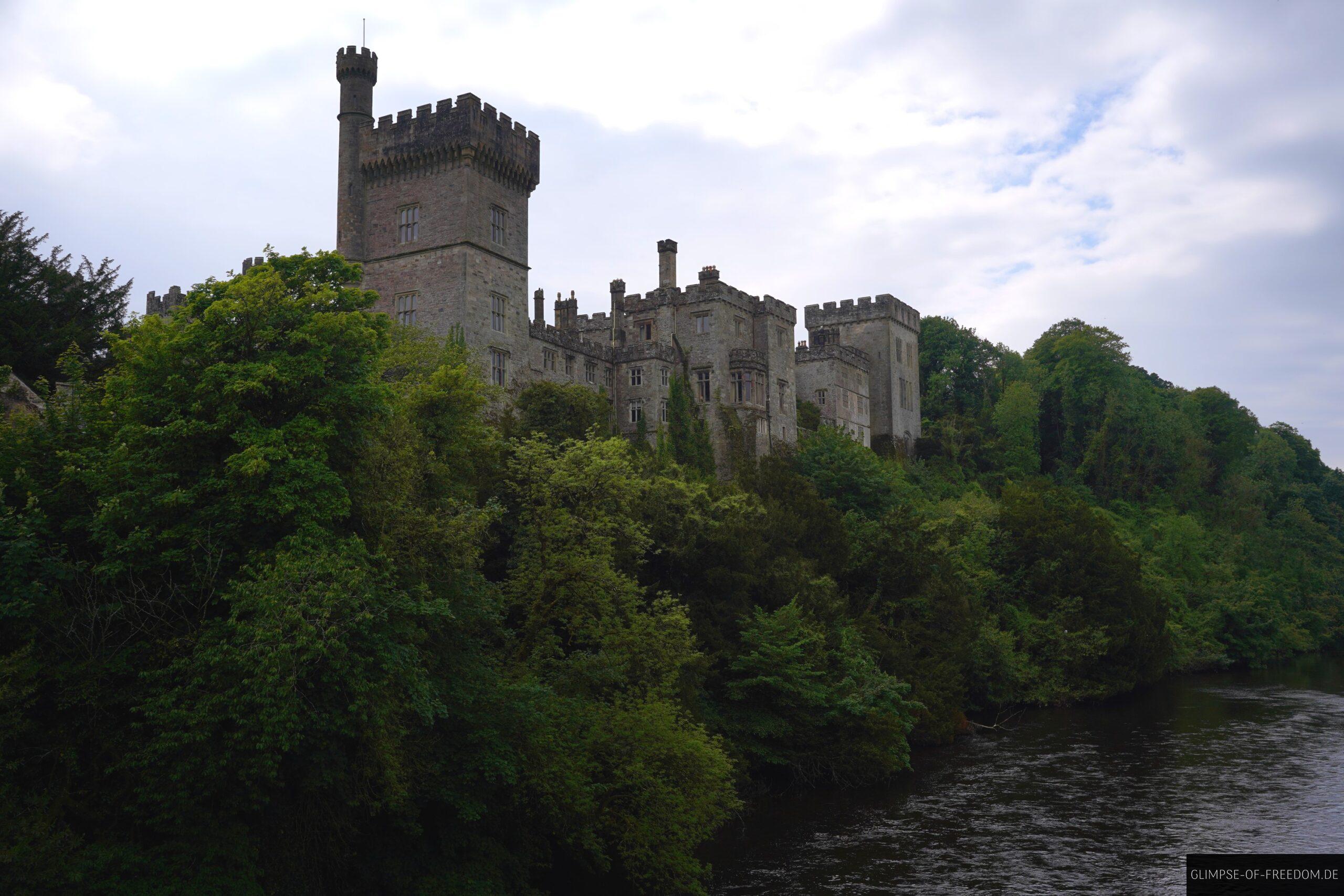 Lismore Castle am Fluss