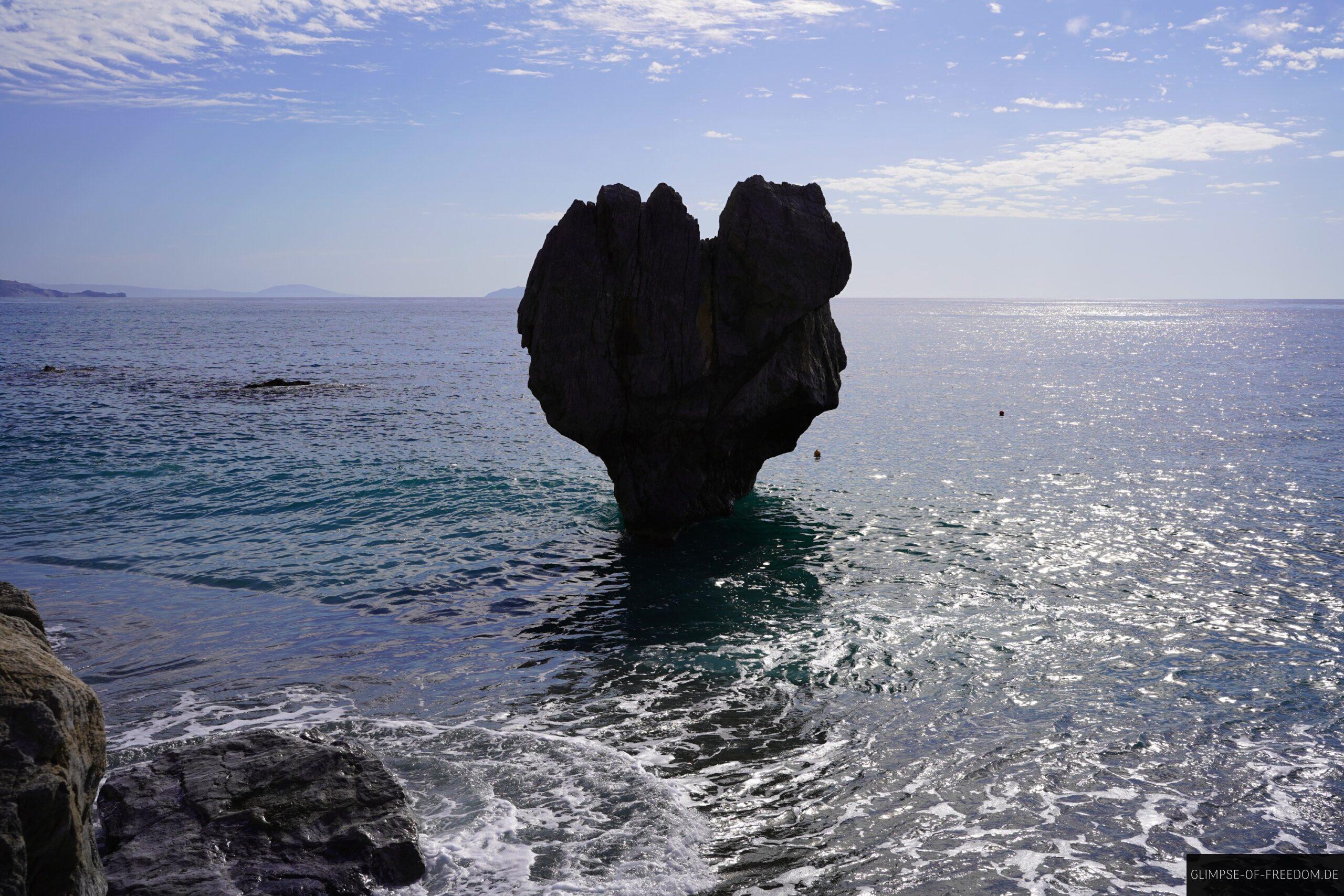 Markante Felsformation am Preveli Beach scaled Markante Felsformation am Preveli Beach