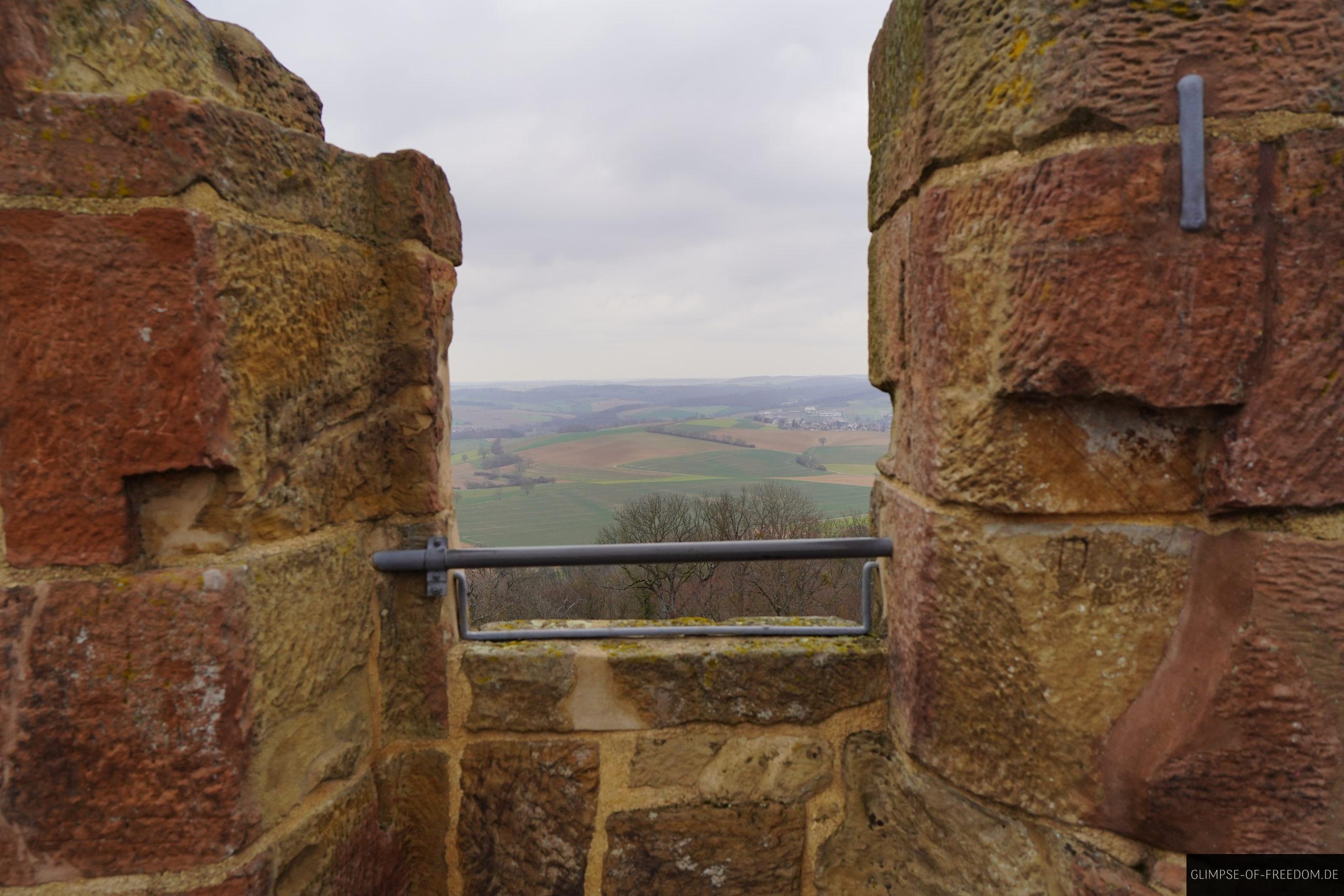 Mauer auf dem Burg Steinsberg Turm scaled Mauer auf dem Burg Steinsberg Turm
