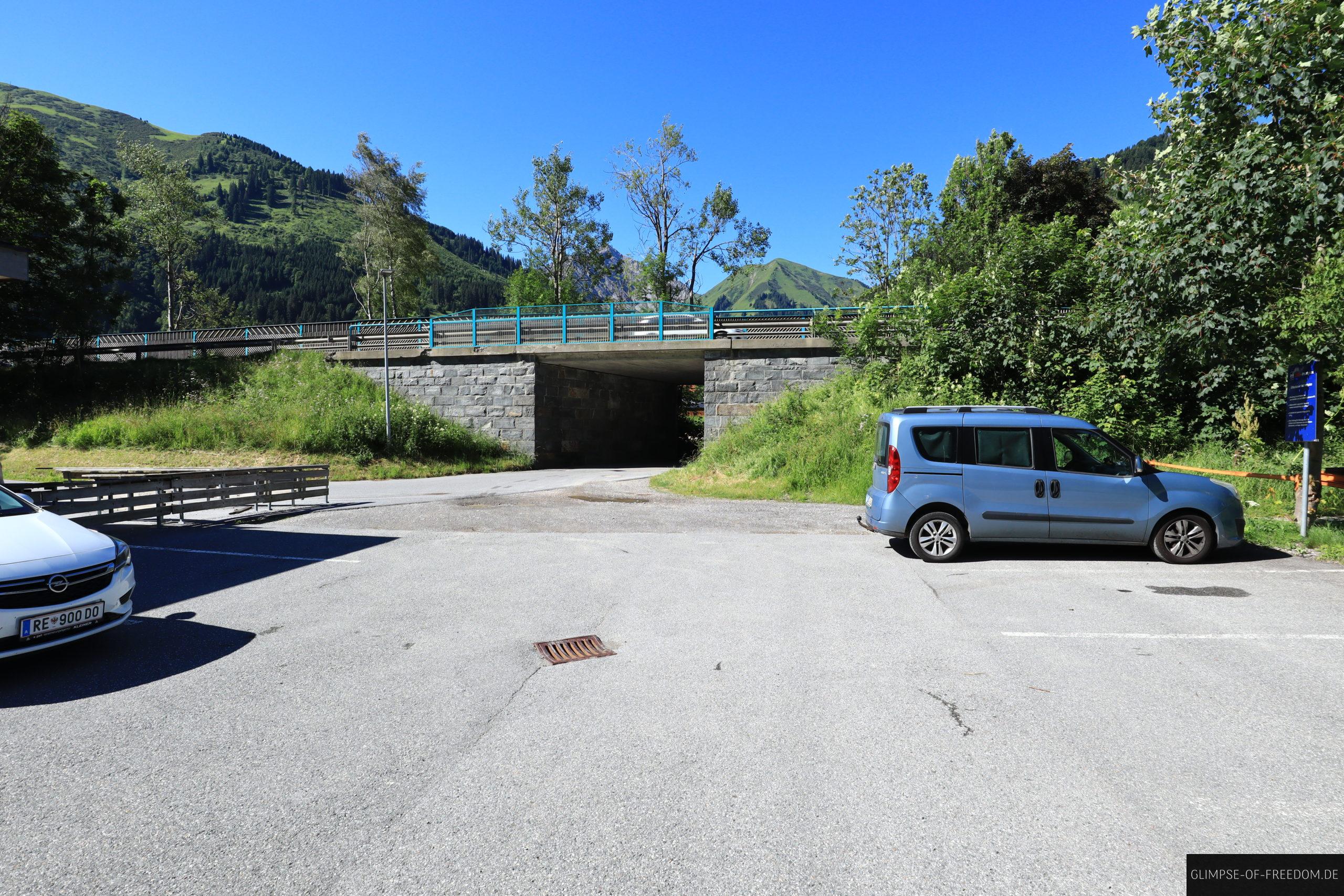 Parkplatz am Bahnhof Bichlbach Berwang scaled Parkplatz am Bahnhof Bichlbach Berwang