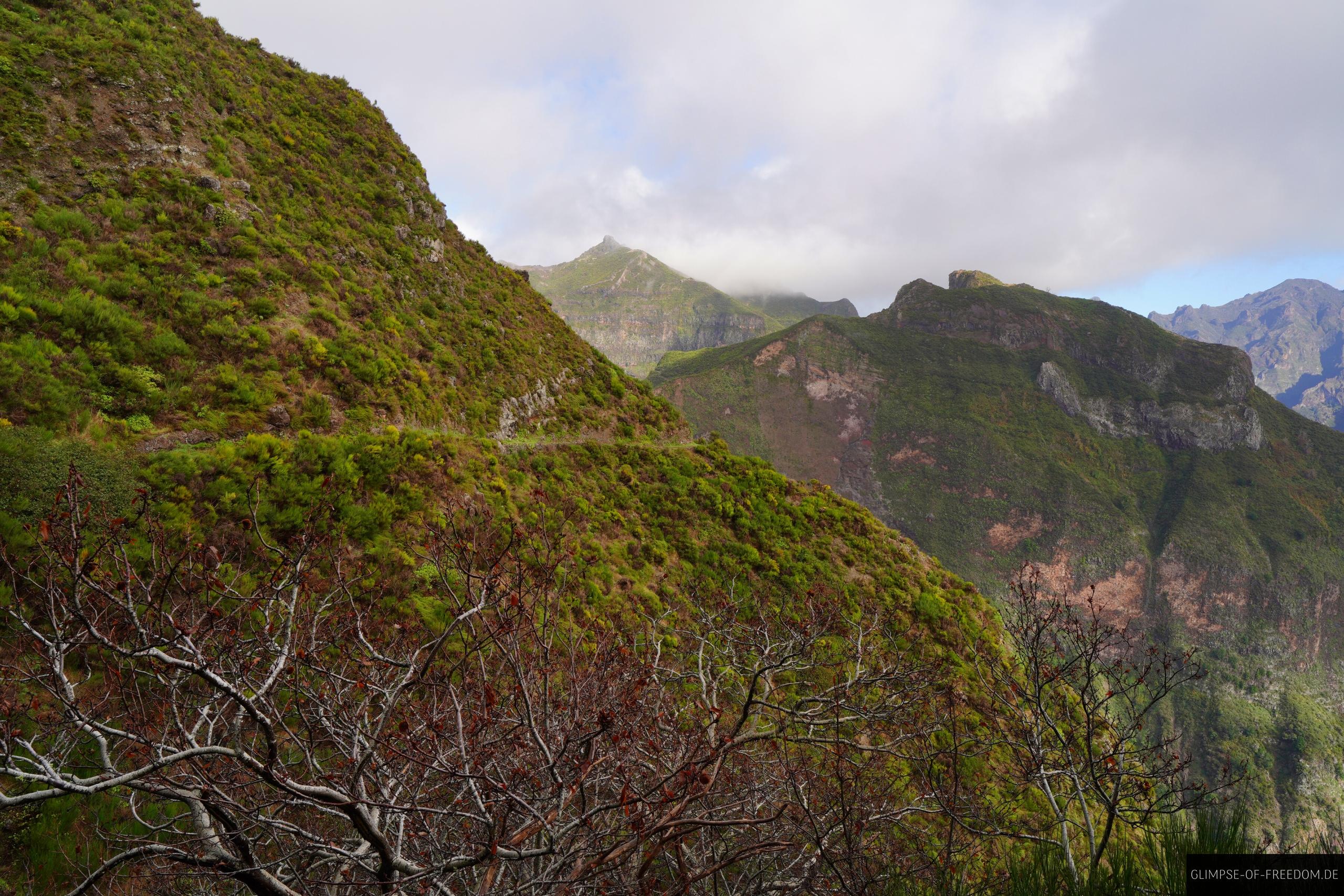 Pico Grande Madeira in der Ferne Pico Grande Madeira in der Ferne