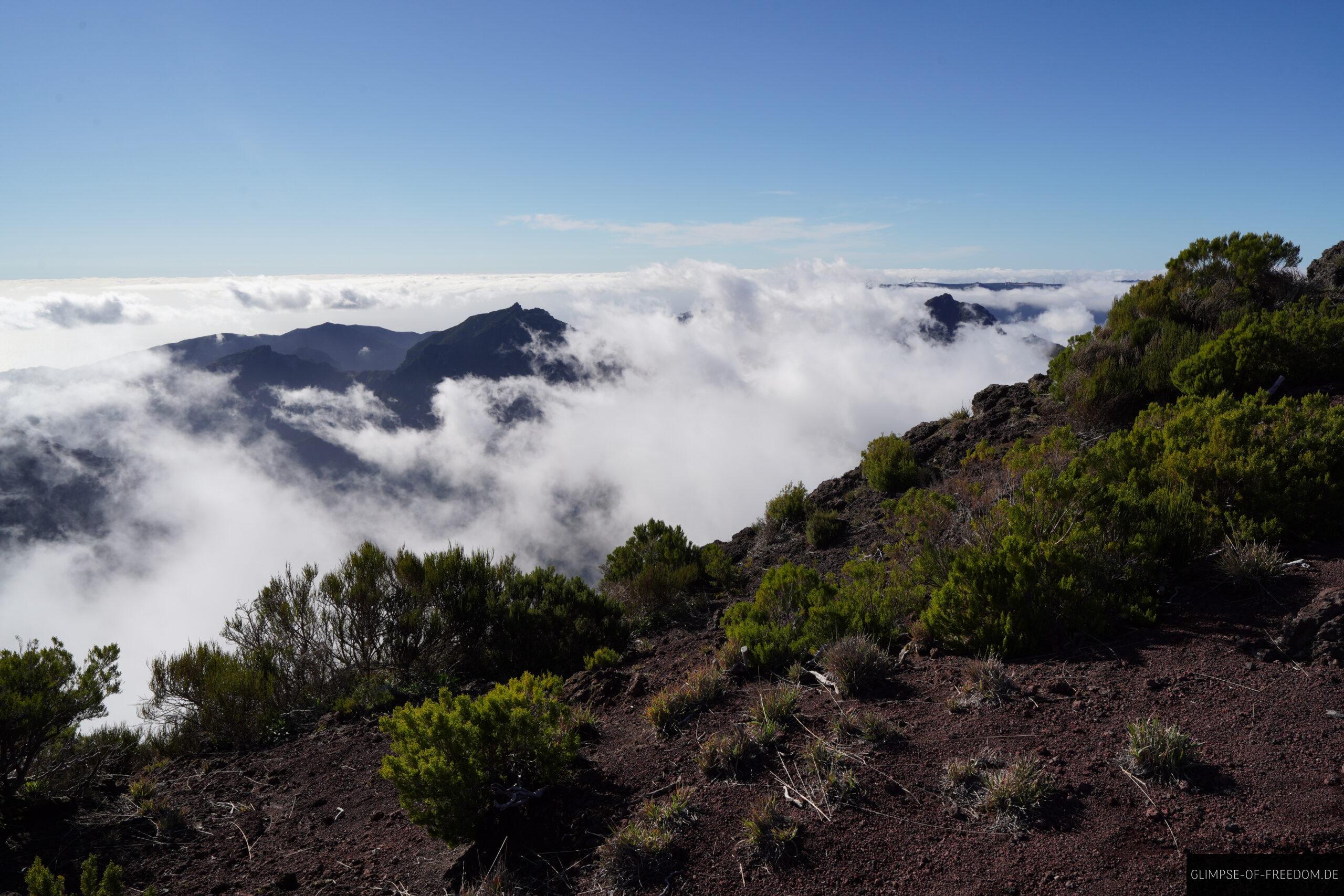Pico Ruivo ueber den Wolken scaled Pico Ruivo über den Wolken