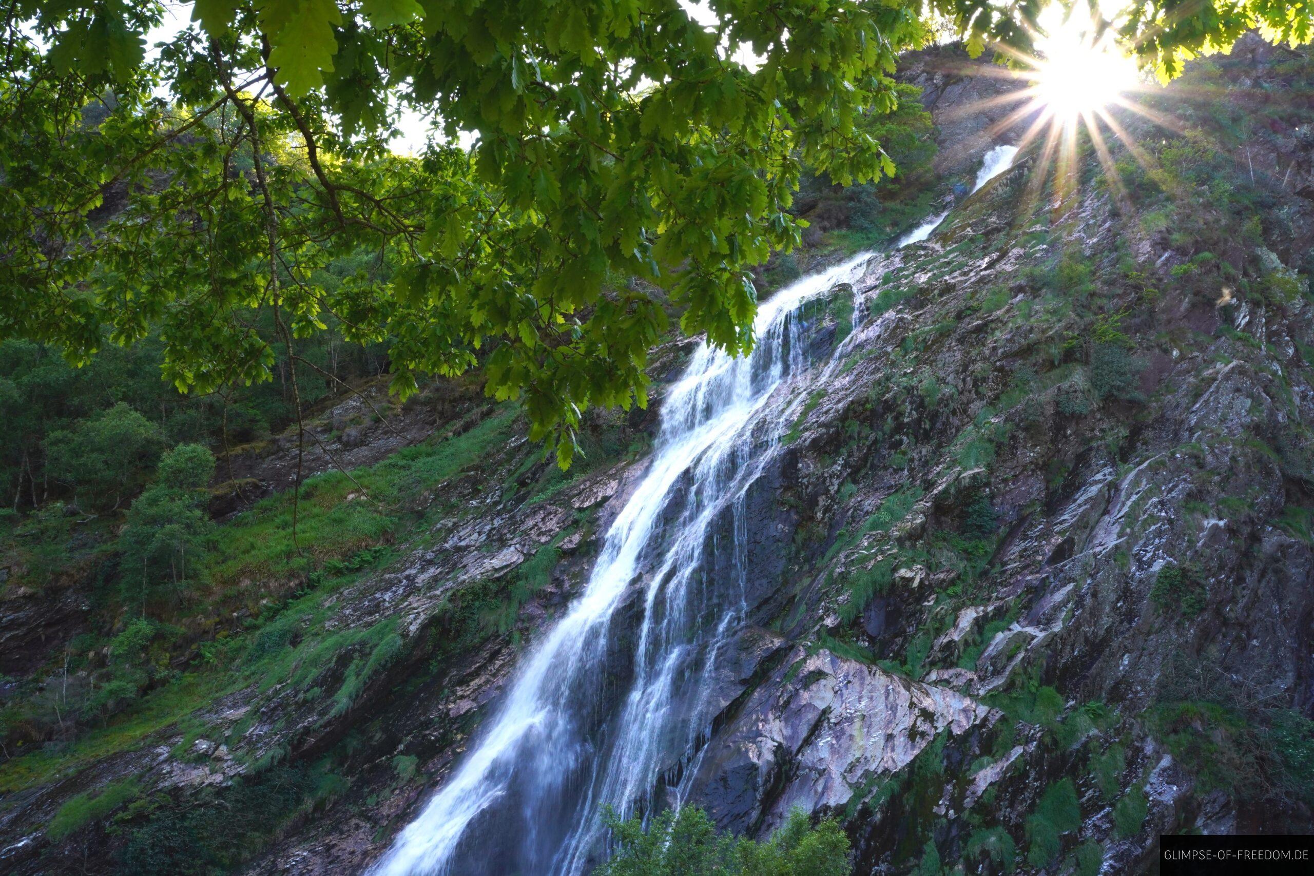 Powerscourt Waterfall mit Sonnenstern scaled Powerscourt Waterfall mit Sonnenstern