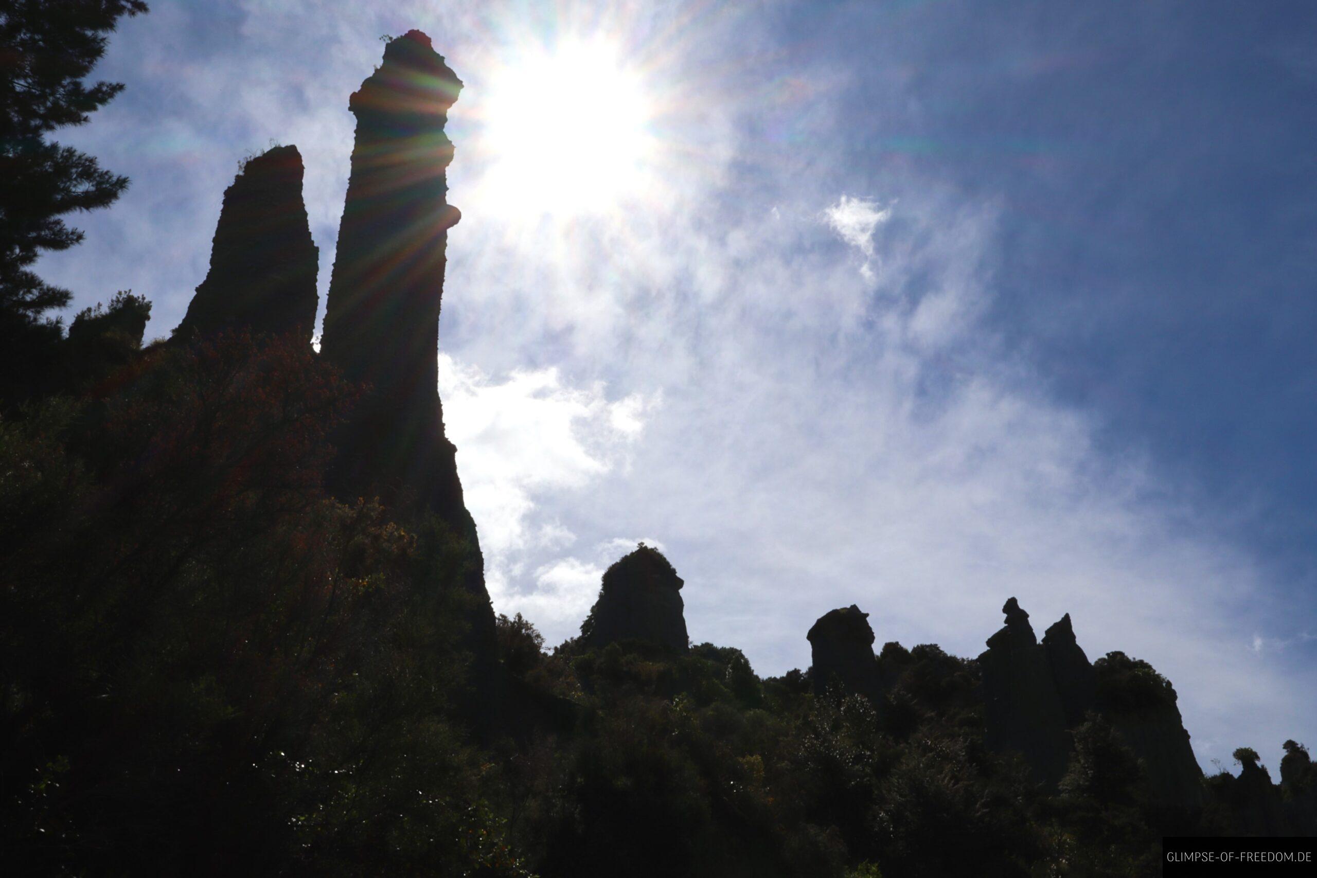 Putangirua Pinnacles in der Sonne scaled Putangirua Pinnacles in der Sonne