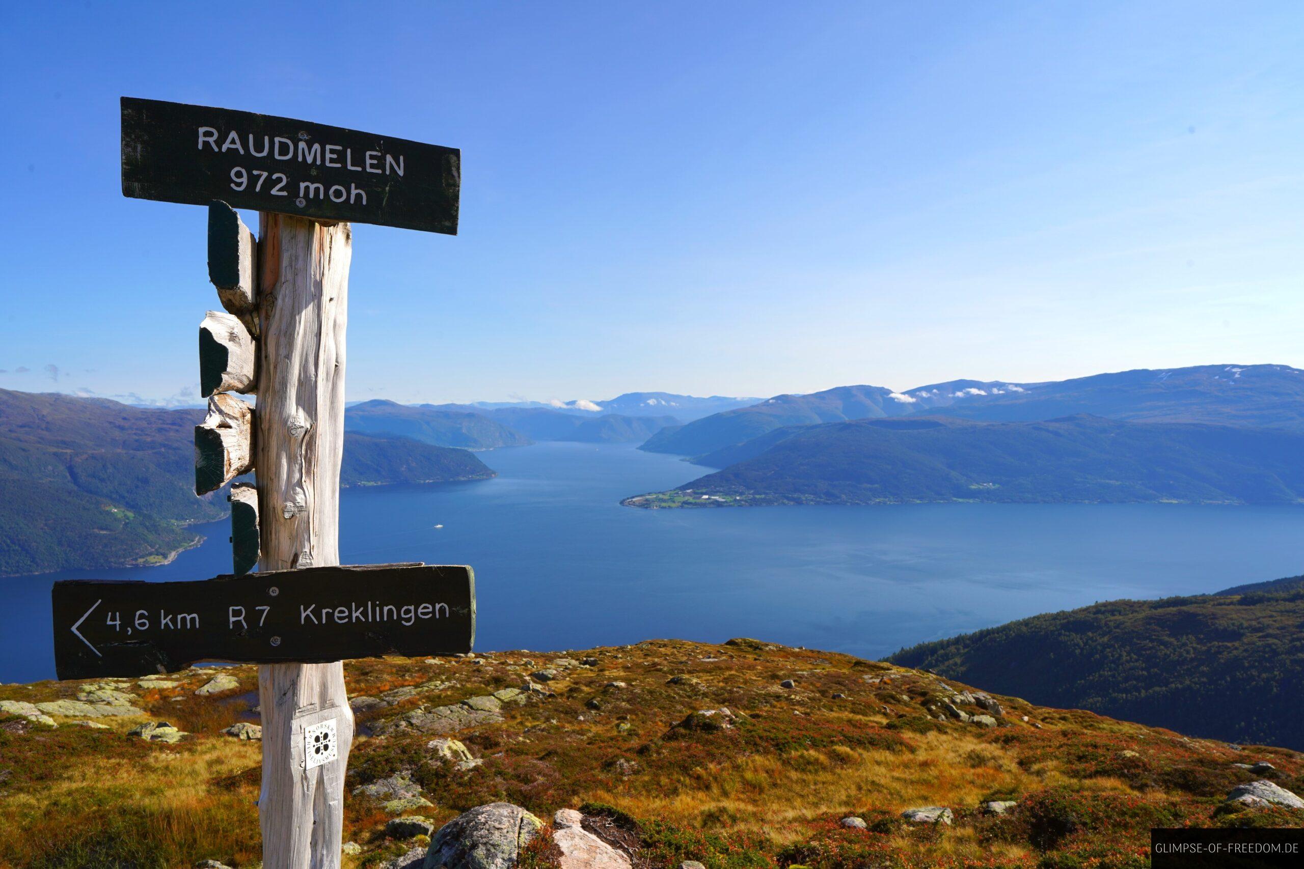 Raudmelen Gipfelkreuz scaled Raudmelen Gipfelkreuz