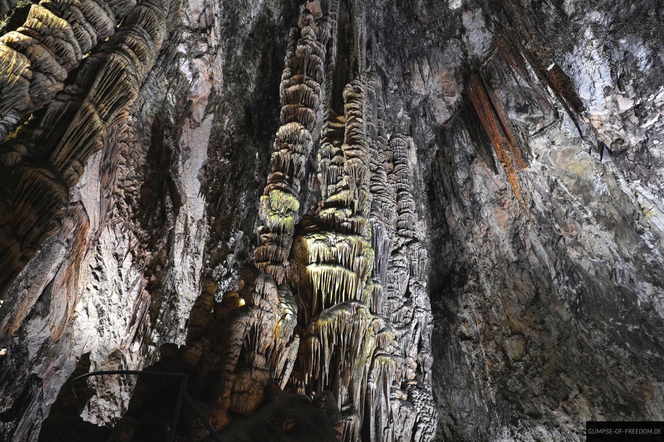 Riesige Saeulen scaled Riesige Säulen