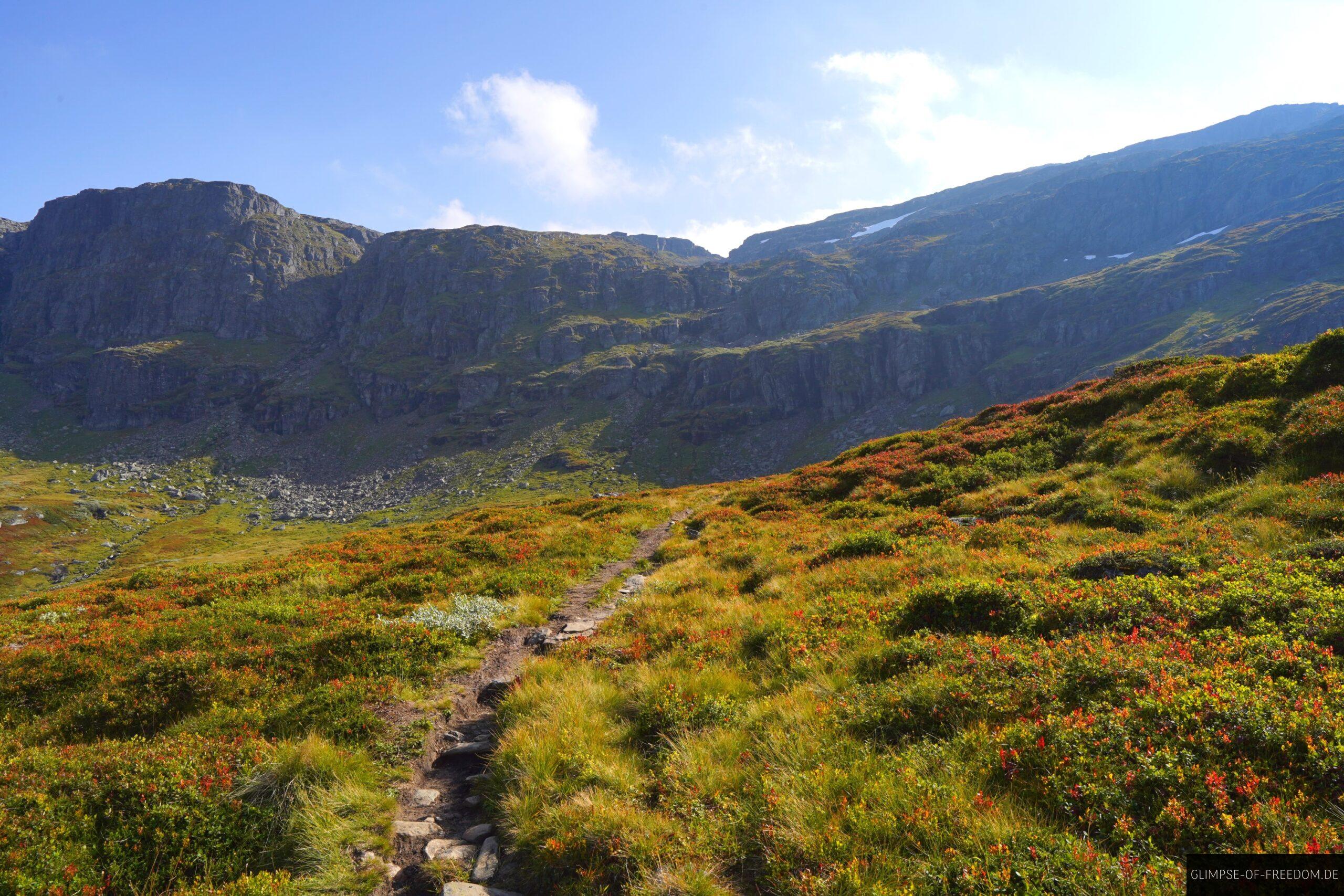 Rossnos Wanderung auf beeindruckendem Bergplatteau scaled Rossnos Wanderung auf beeindruckendem Bergplatteau