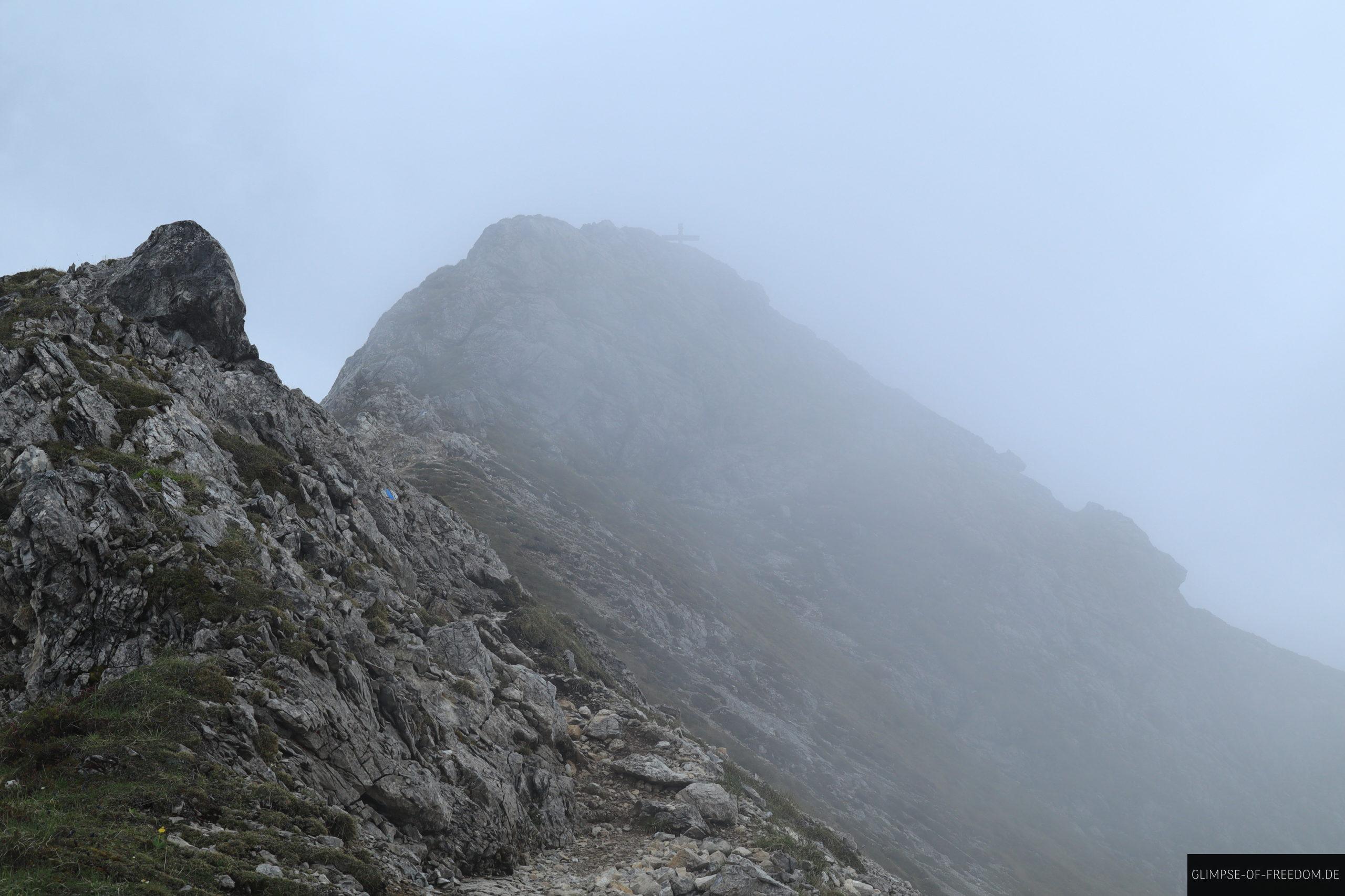 Rotspitze Gipfelkreuz in den Wolken scaled Rotspitze Gipfelkreuz in den Wolken