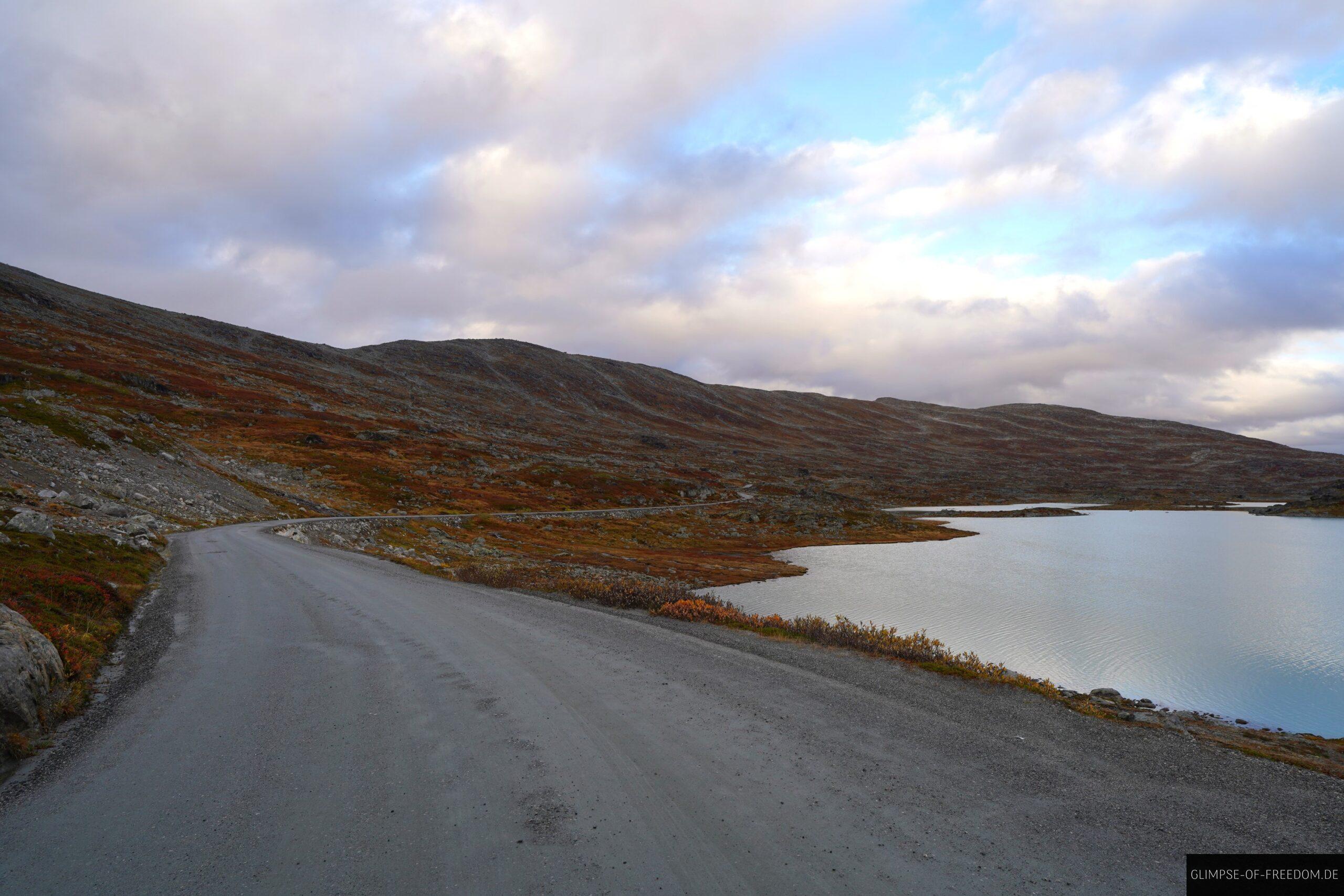 Schotterstrasse Gamle Scenic Road scaled Schotterstraße Gamle Scenic Road