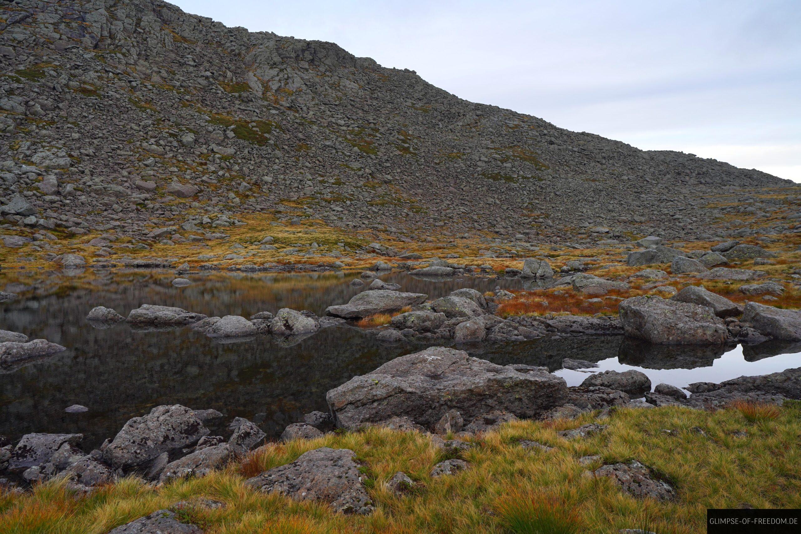 Seenlandschaft in den norwegischen bergen scaled Seenlandschaft in den norwegischen bergen