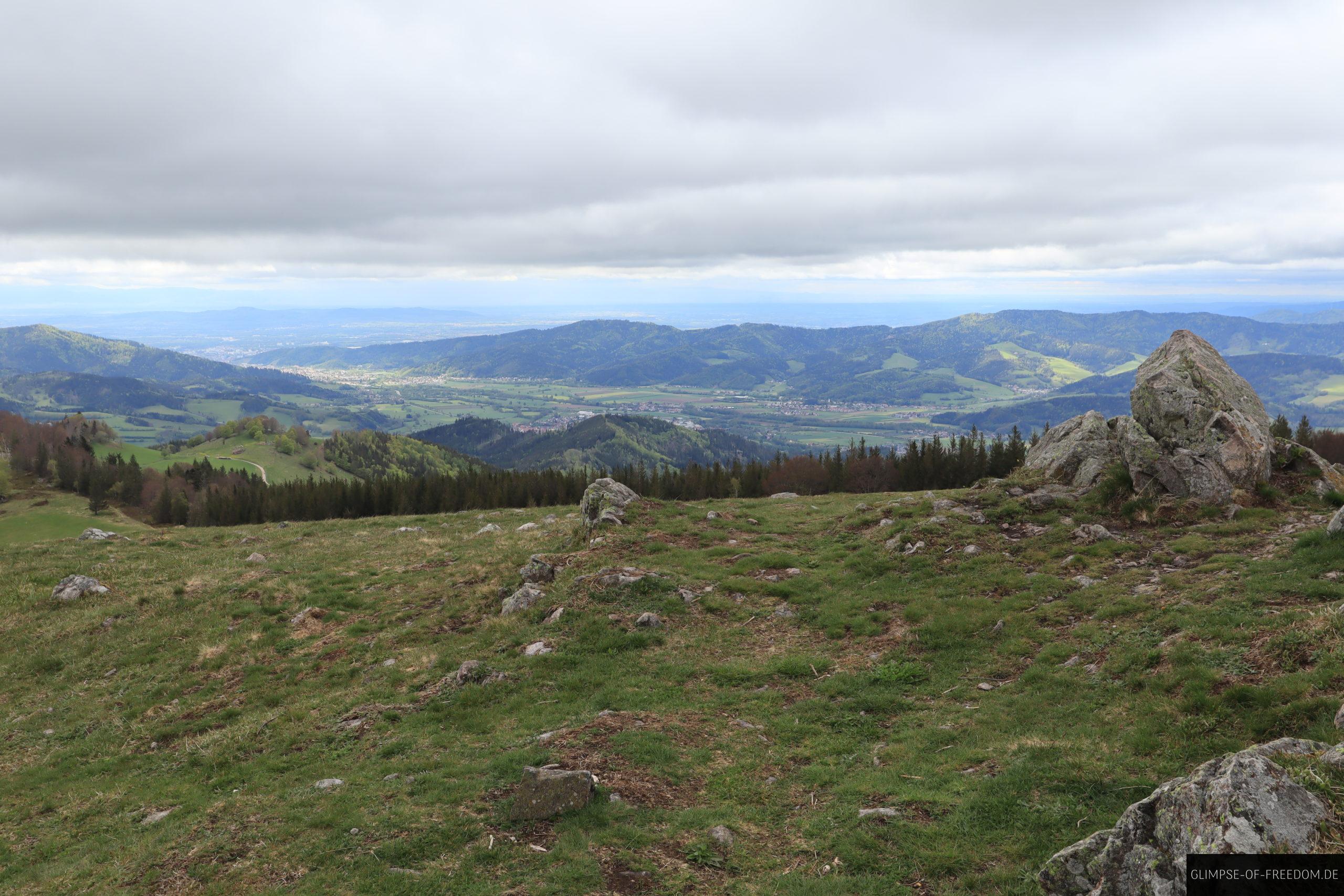 Sicht vom Gipfel des Hinterwaldkopf ins Tal