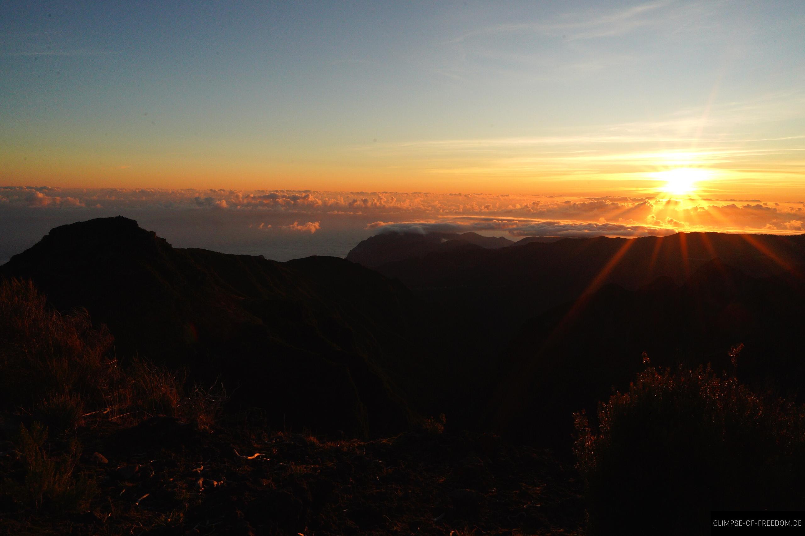 Sonnenaufgang auf Madeiras hoechstem Berg Sonnenaufgang auf Madeiras höchstem Berg