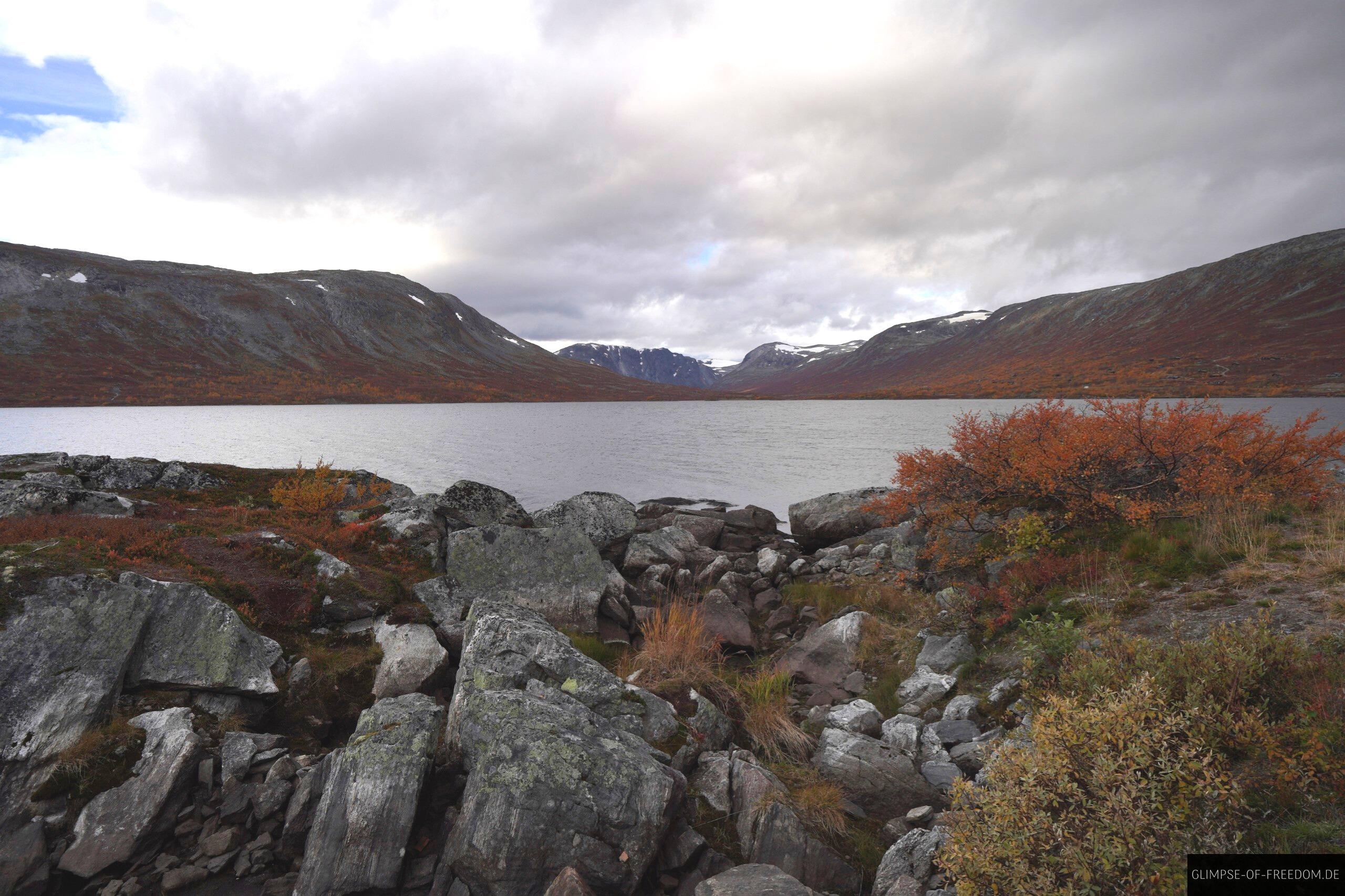 Start der Geiranger Trollstigen Route am Lagervatnet Start der Geiranger Trollstigen Route am Lagervatnet