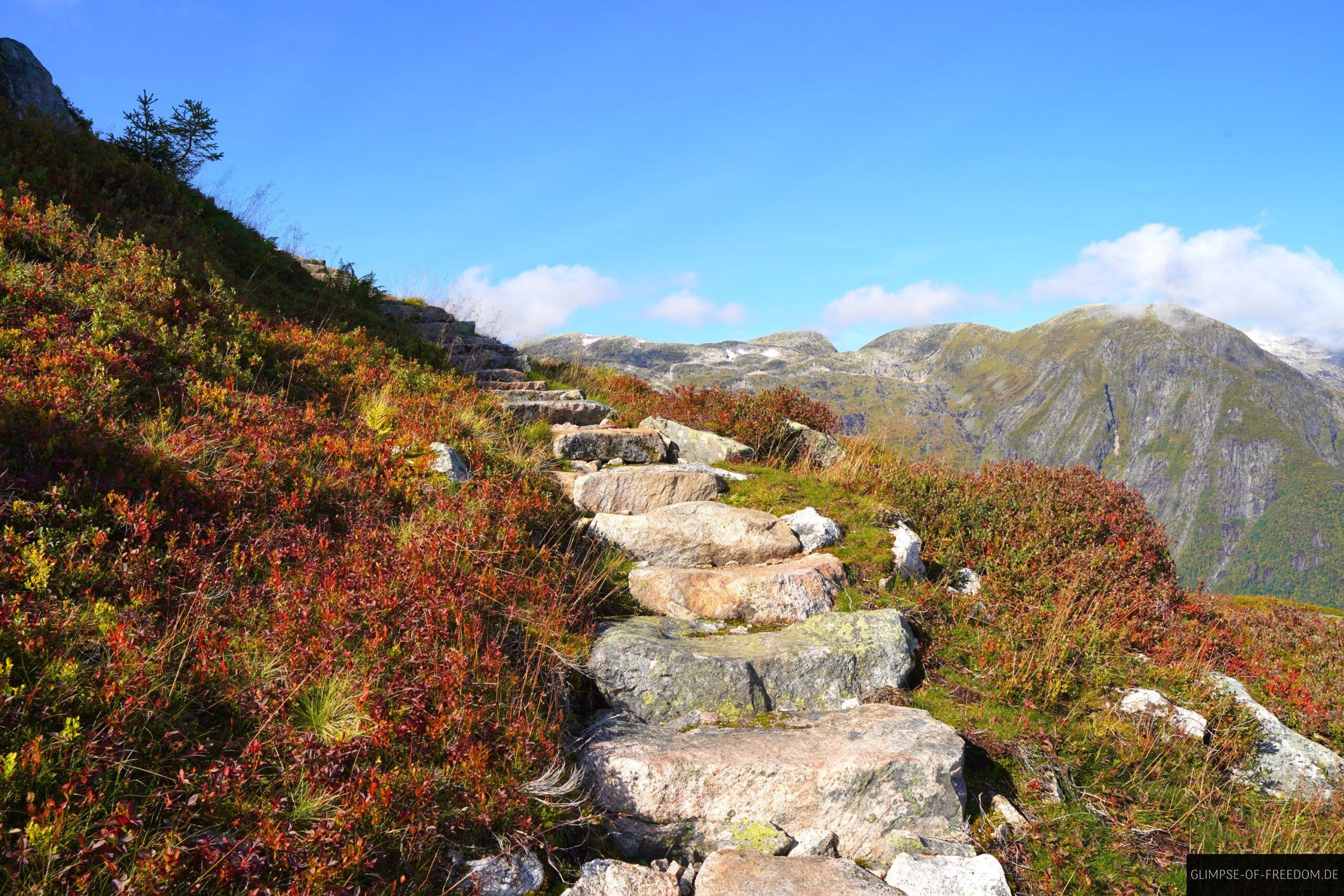 Steintreppen beim Raudmelen Augstieg scaled Steintreppen beim Raudmelen Augstieg
