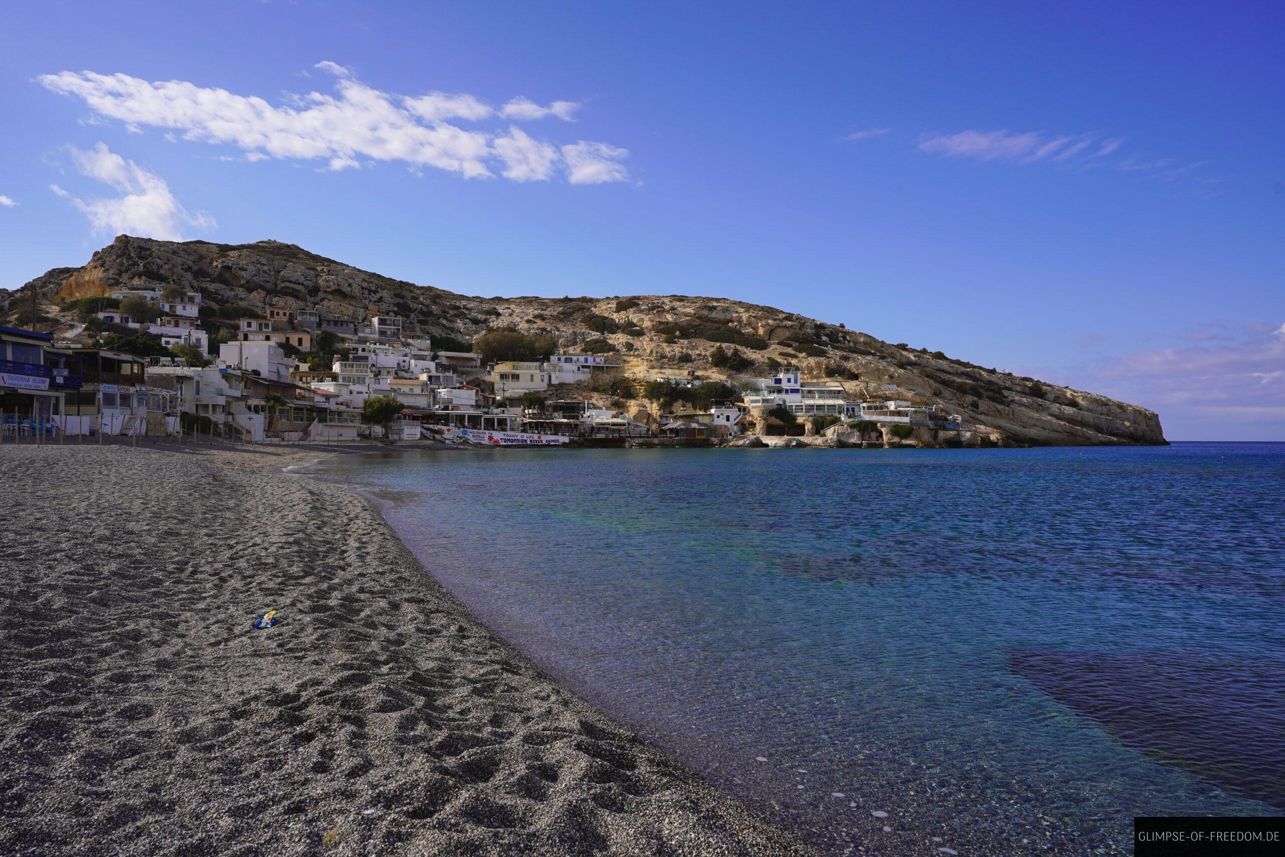 Strandspaziergang am Matala Beach scaled Strandspaziergang am Matala Beach