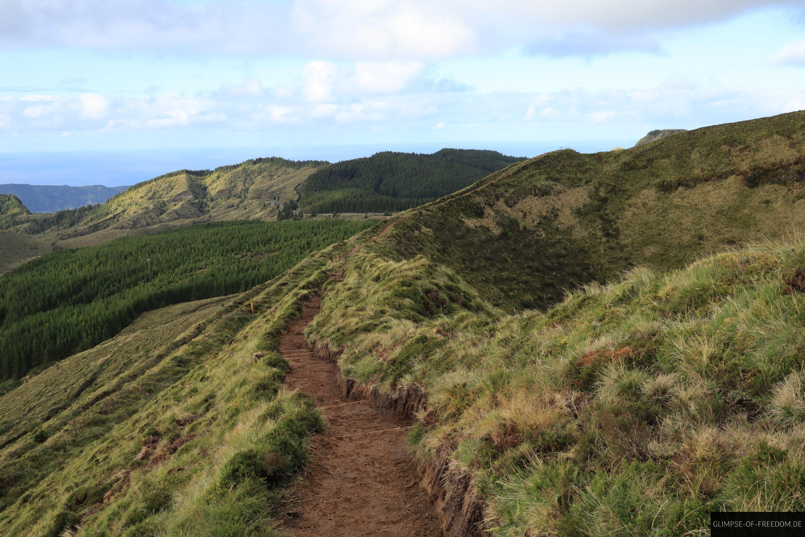 Szenischer Wanderweg auf der Seen Wanderung scaled Szenischer Wanderweg auf der Seenwanderung