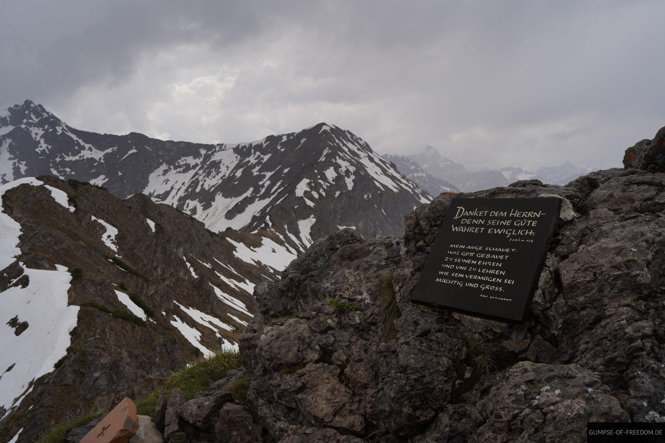 Tafel auf der Kanzelwand scaled Tafel auf der Kanzelwand