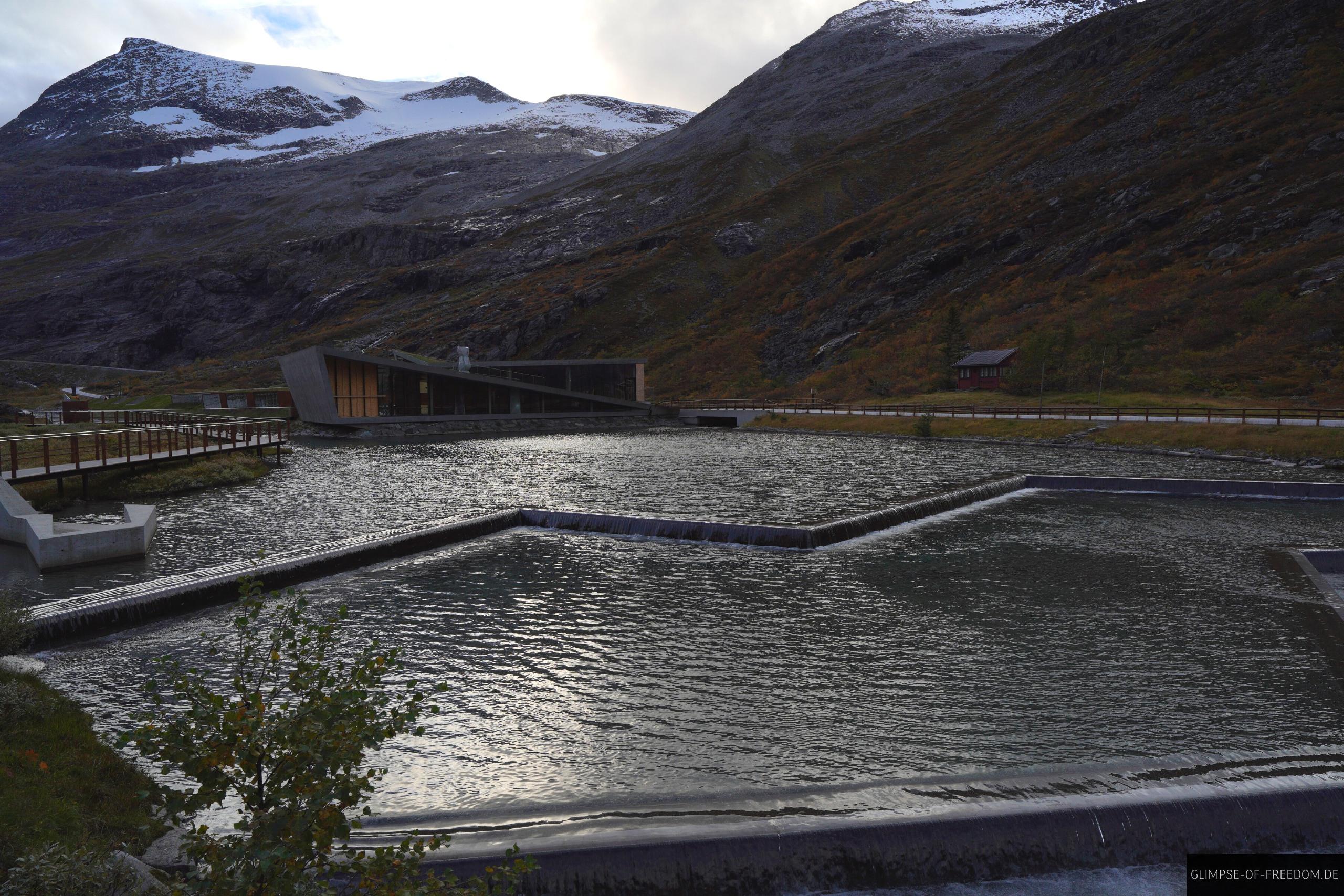 Trollstigen Cafe und Wasserbecken Trollstigen Cafe und Wasserbecken