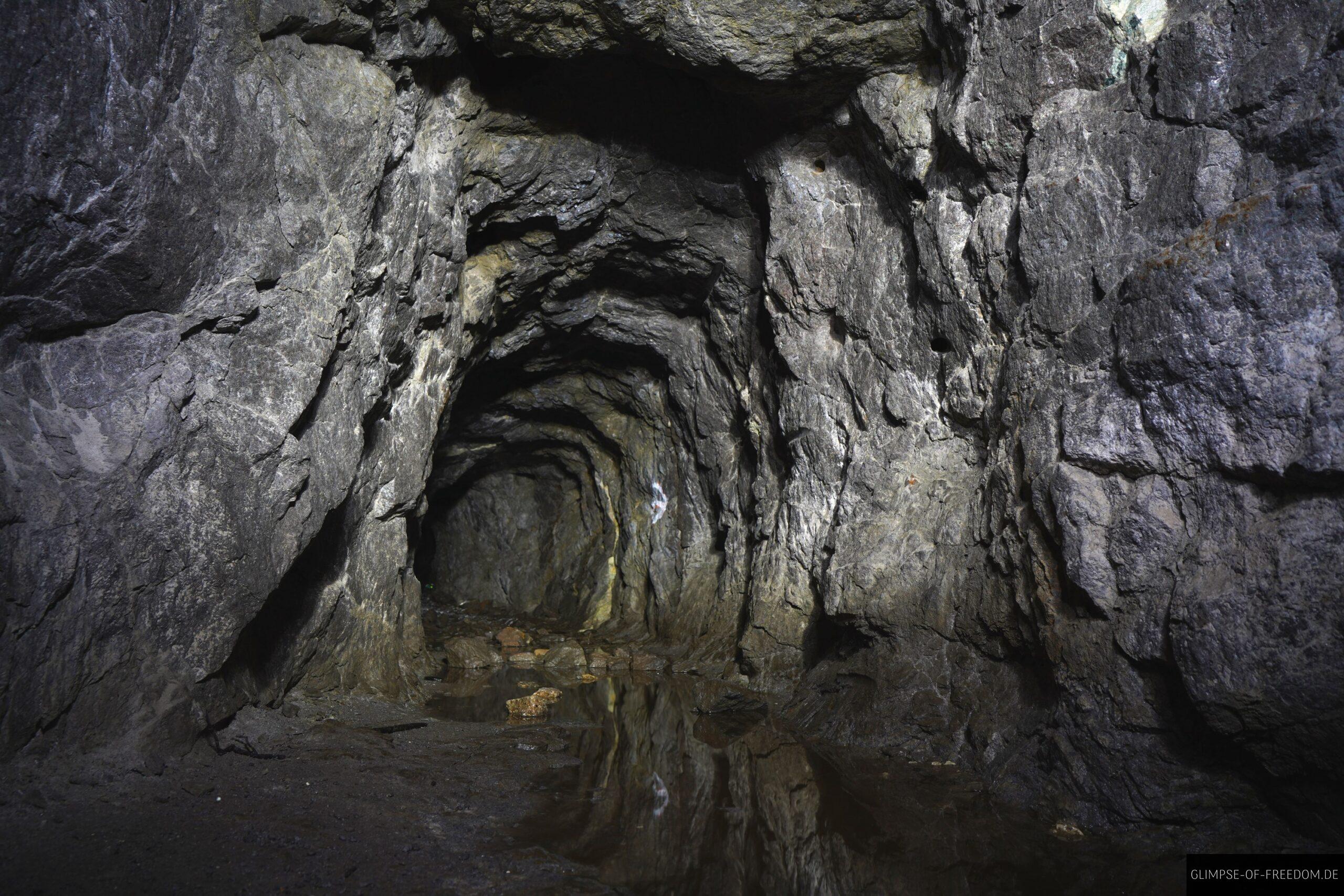 Tunnelgaenge in der Kuestenfestung Sirevag scaled Tunnelgänge in der Küstenfestung Sirevåg