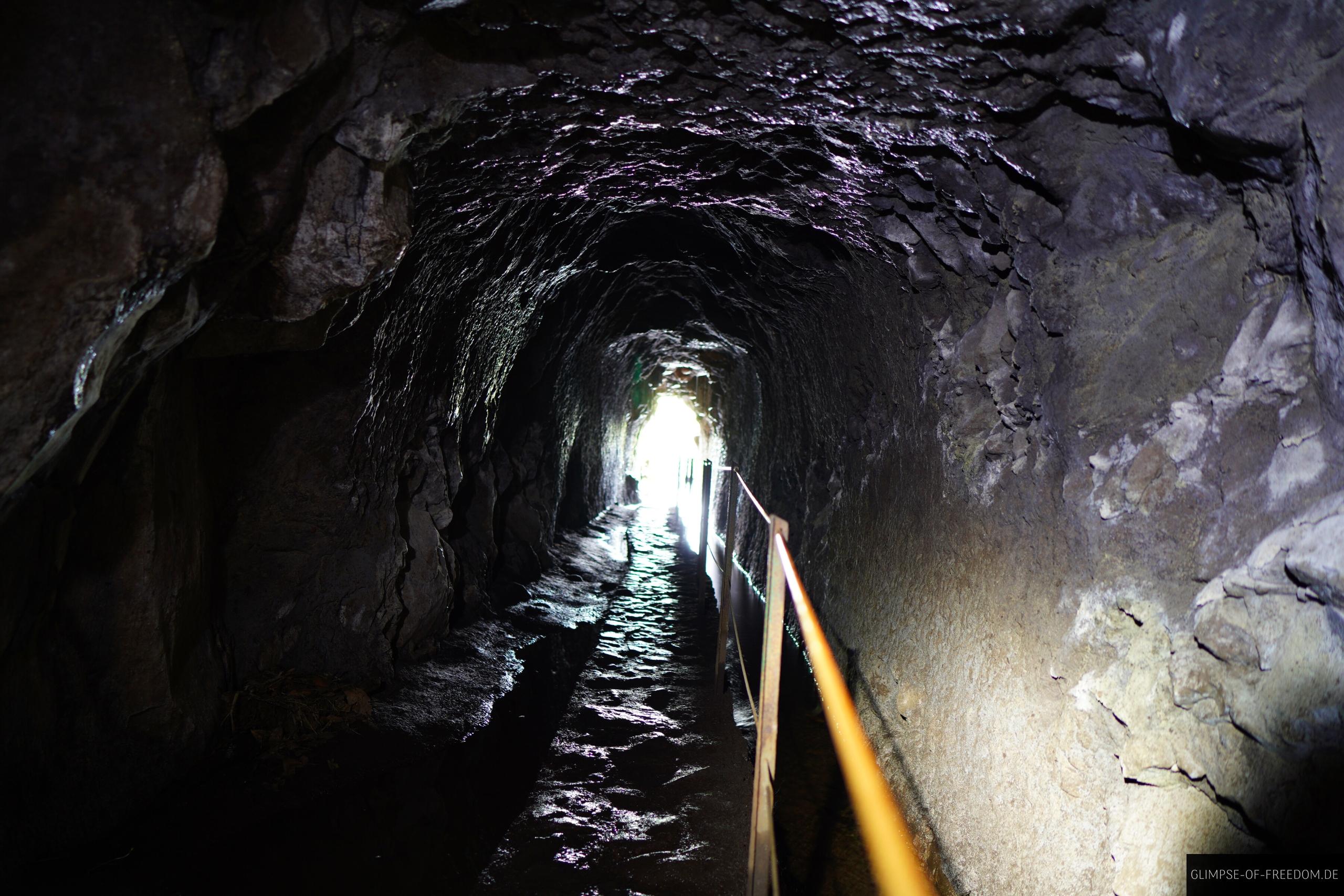 Tunnelwanderung auf der PR9 Route Tunnelwanderung auf der PR9 Route