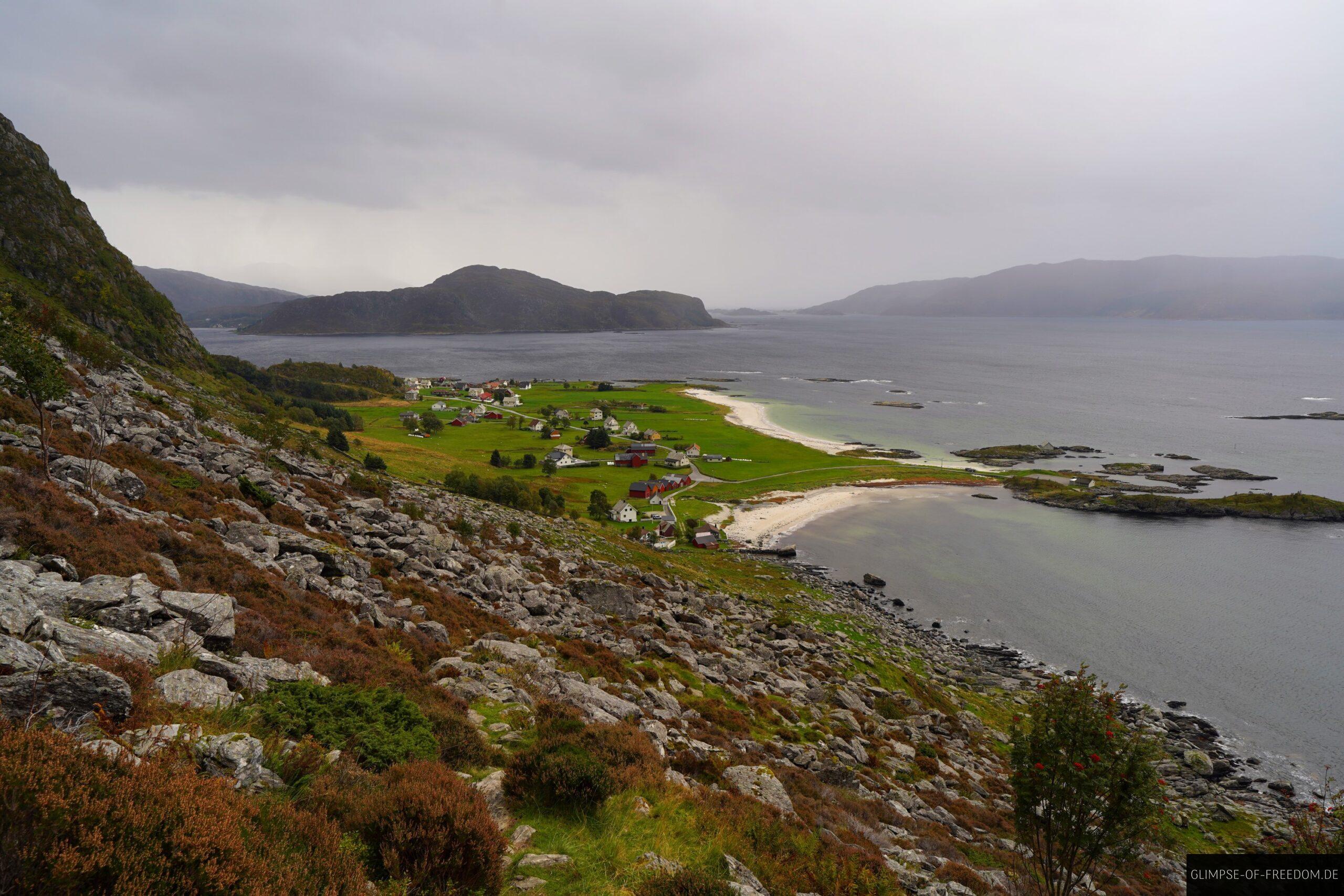 Ueber die Felsen vom Veten zum Strand scaled Ueber die Felsen vom Veten zum Strand