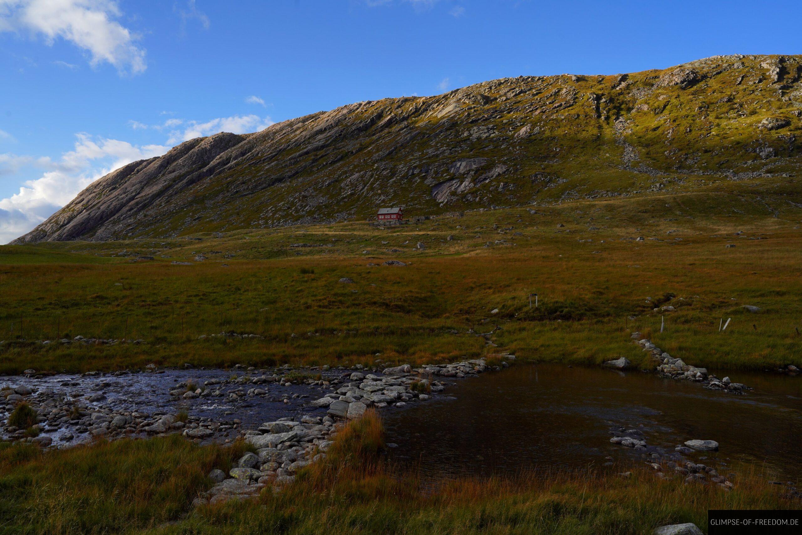 Ueberquerung des Uebergangs zwischen Solheimsvatnet und Meer scaled Überquerung des Übergangs zwischen Solheimsvatnet und Meer