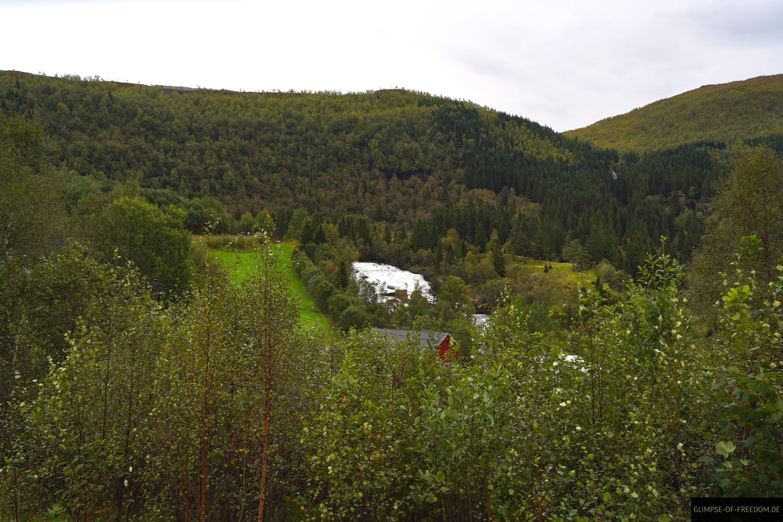 Vallestadfossen in der Ferne scaled Vallestadfossen in der Ferne