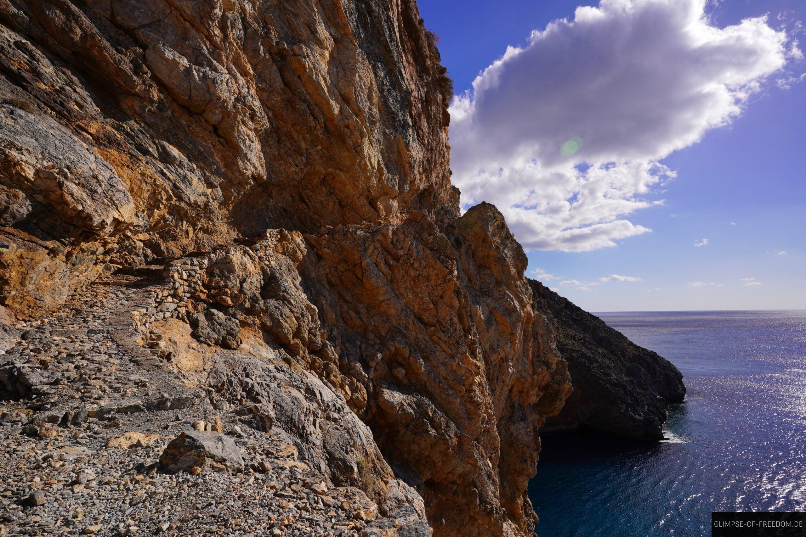 Wandern an der Steilkueste zum Sweetwater Beach Kreta scaled Wandern an der Steilküste zum Sweetwater Beach Kreta