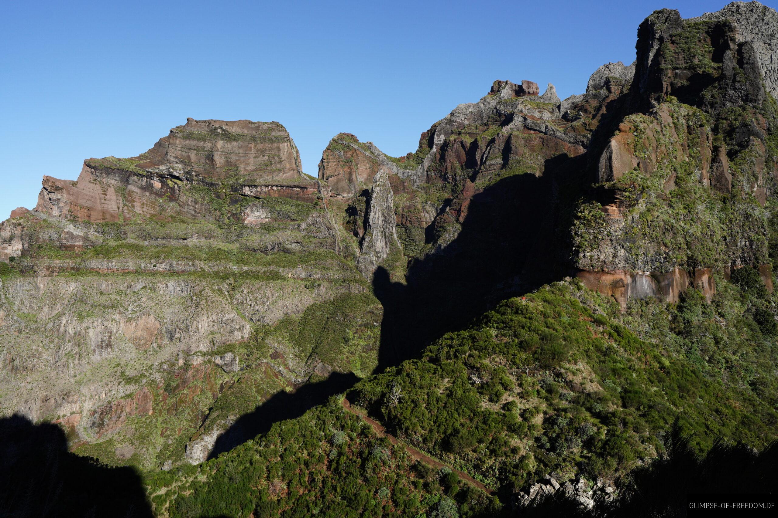 Wandern zwischen den hoechsten Bergen auf Madeira scaled Wandern zwischen den höchsten Bergen auf Madeira
