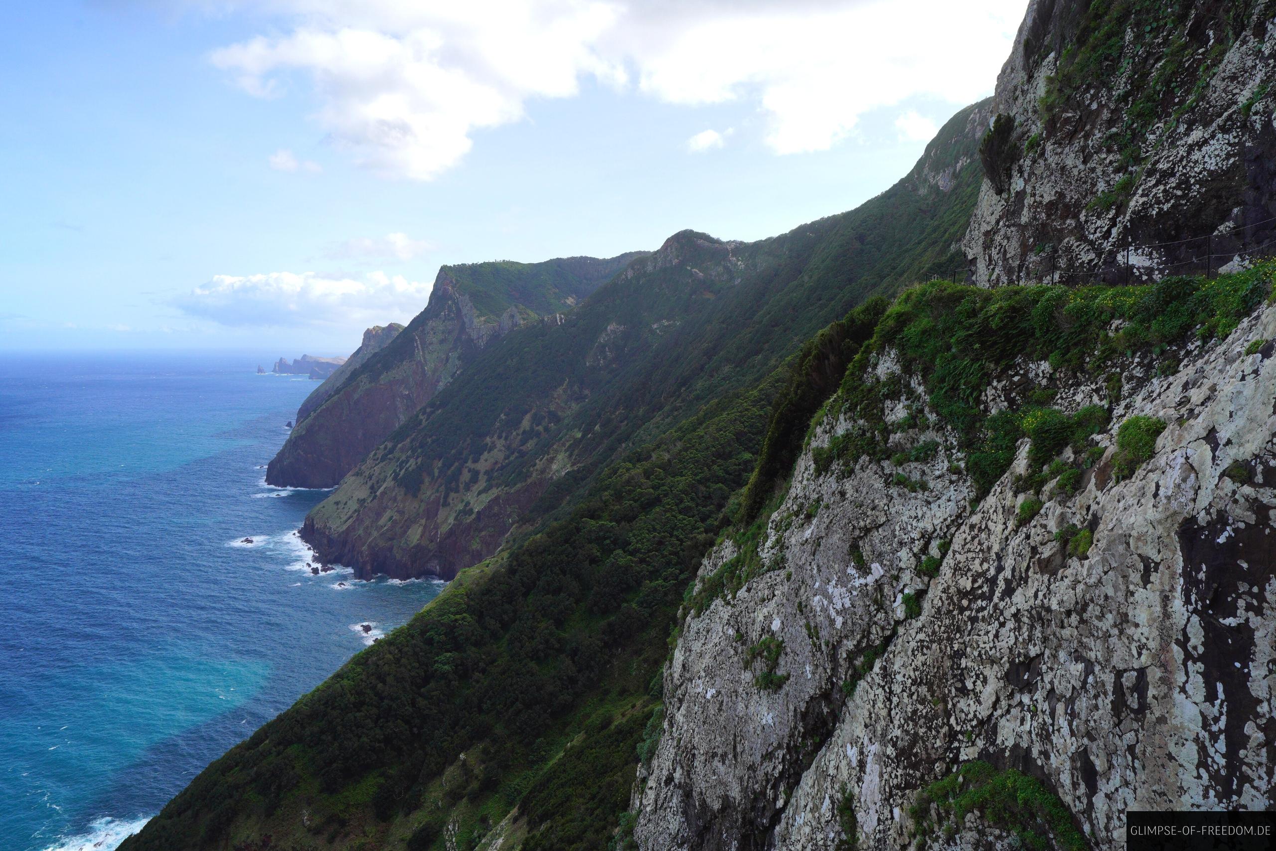 Wanderung an der Steilkueste im Nordern von Madeira Wanderung an der Steilküste im Nordern von Madeira