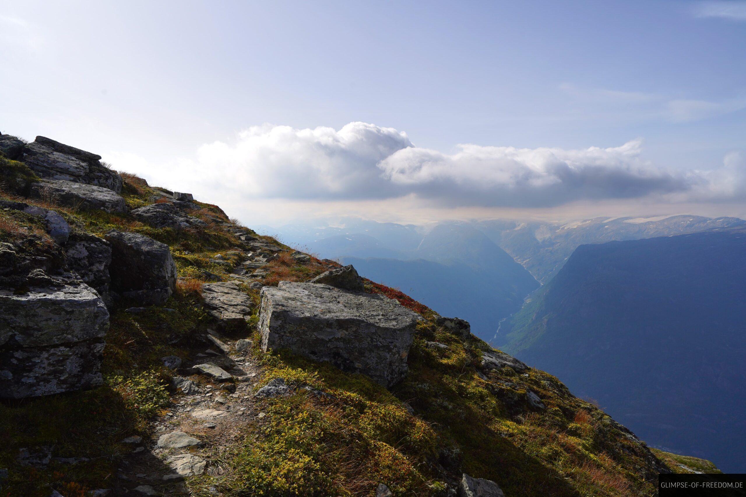 Wanderung auf den norwegischen Bergen scaled Wanderung auf den norwegischen Bergen