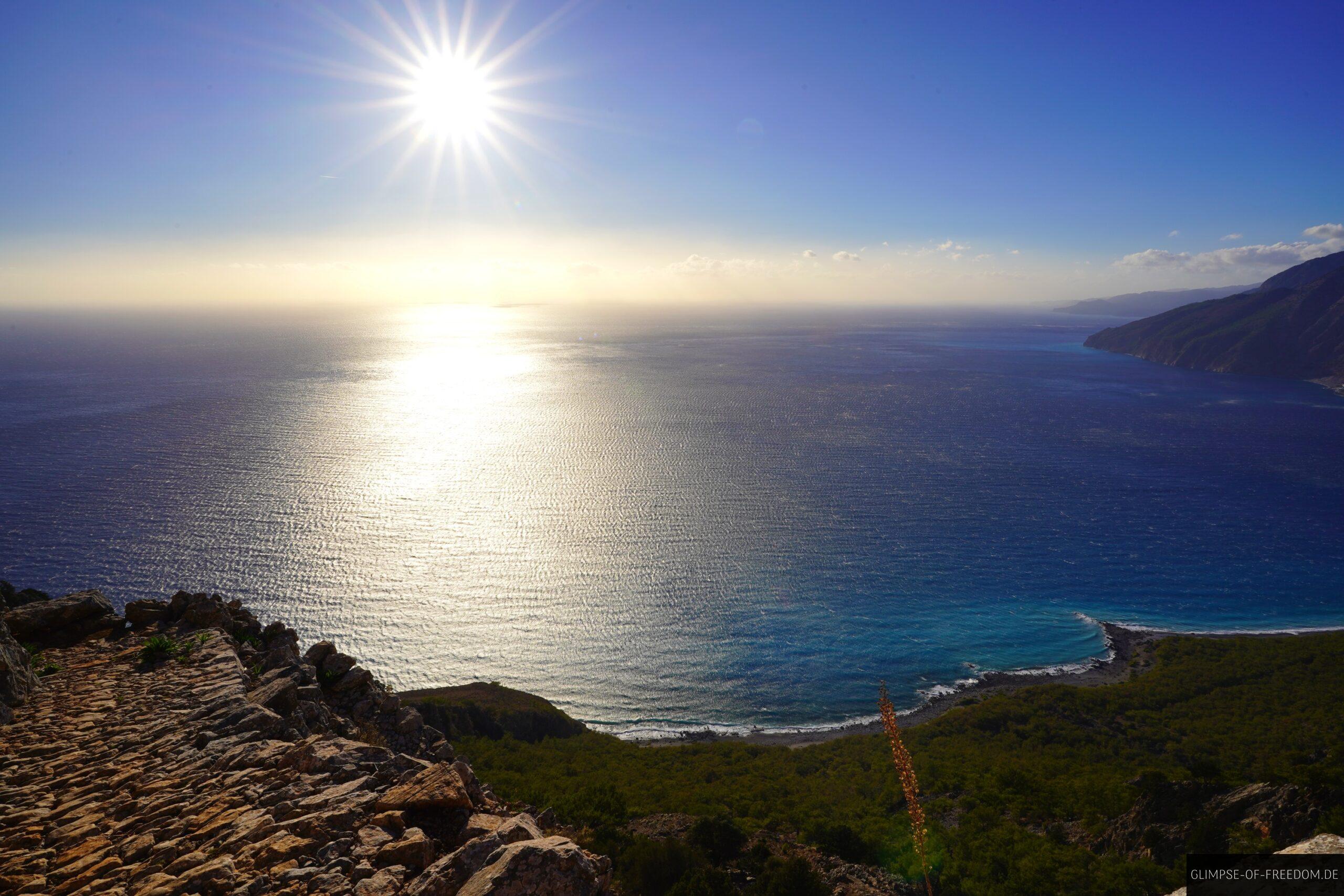 Wanderweg abwaerts zum Agios Pavlos beach scaled Wanderweg abwärts zum Agios Pavlos beach