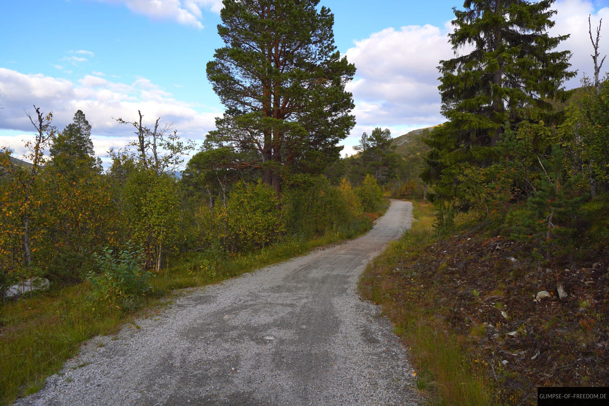 Wanderweg um den Ustedalsfjorden scaled Wanderweg um den Ustedalsfjorden