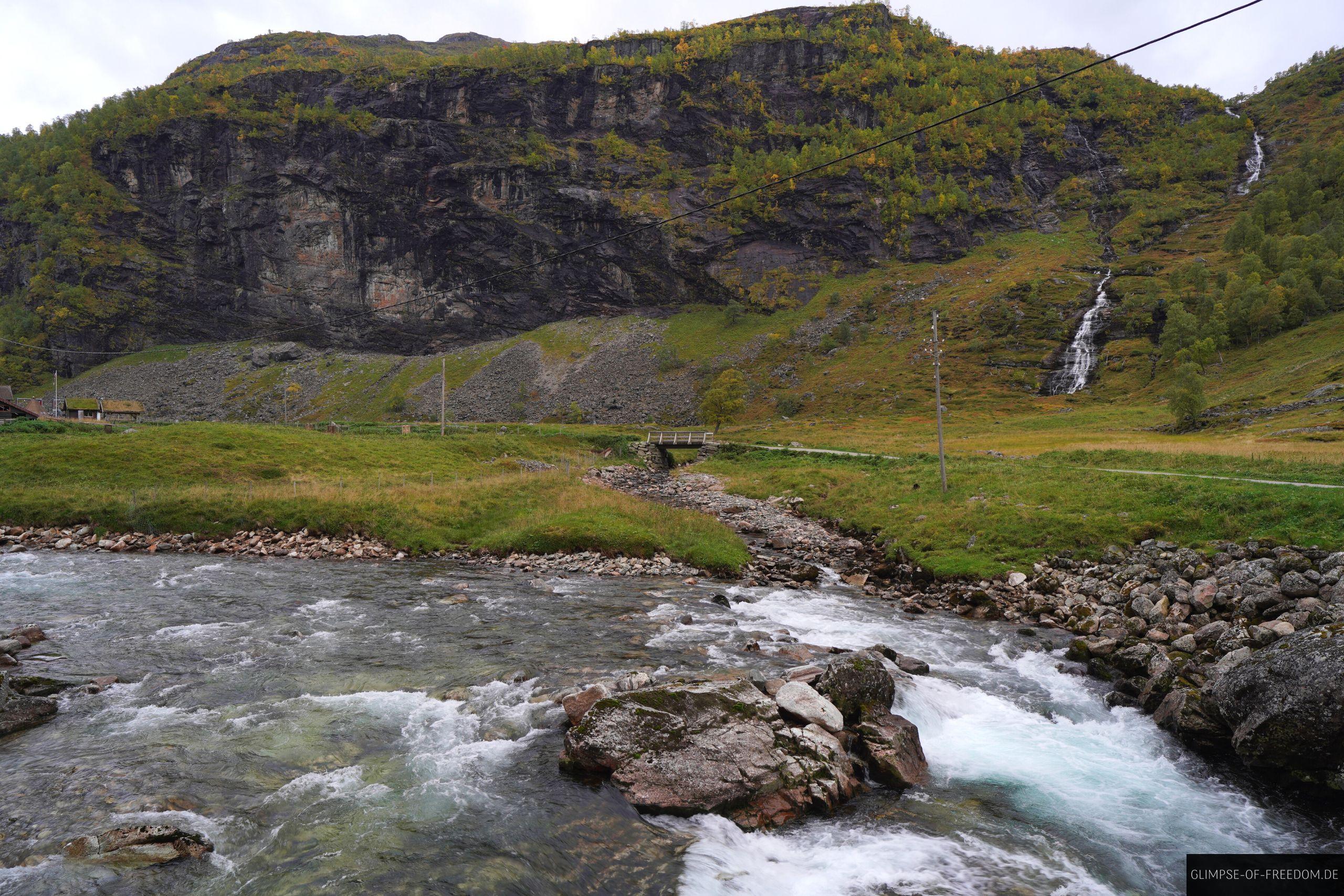 Wasserfall Bruecke und Fluss Wasserfall, Brücke und Fluss