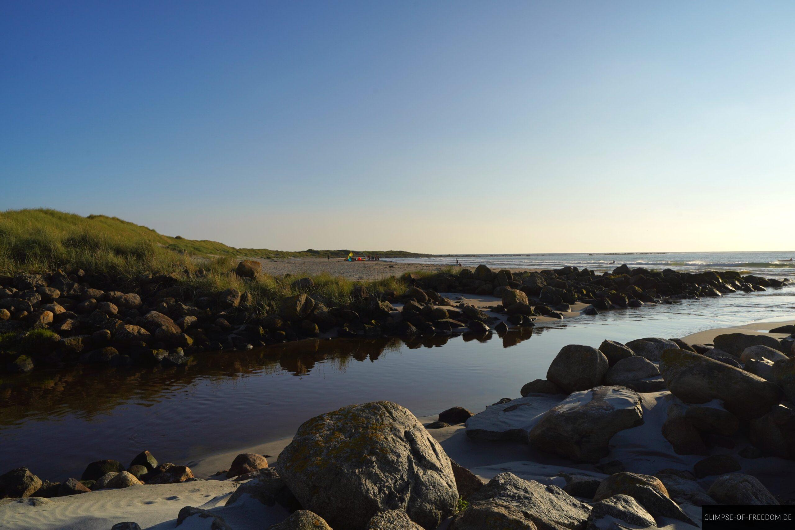 Wasserlauf am Refsnesstranda scaled Wasserlauf am Refsnesstranda