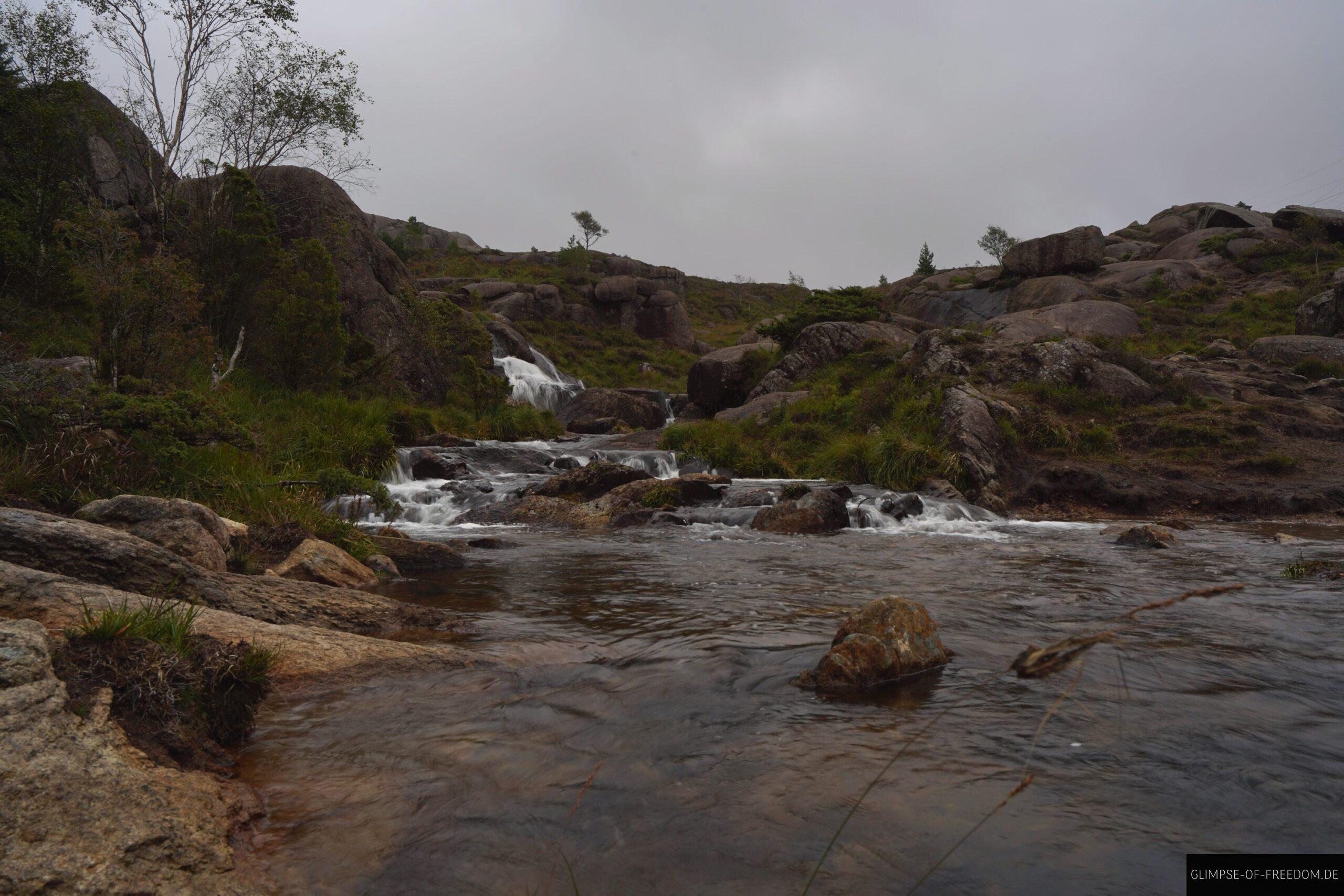Wasserlauf am Trollpikken scaled Wasserlauf am Trollpikken