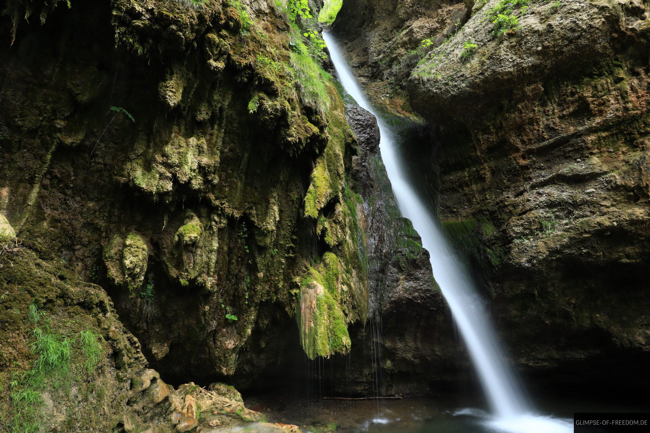 Wasserspiele am Hinang Wasserfall